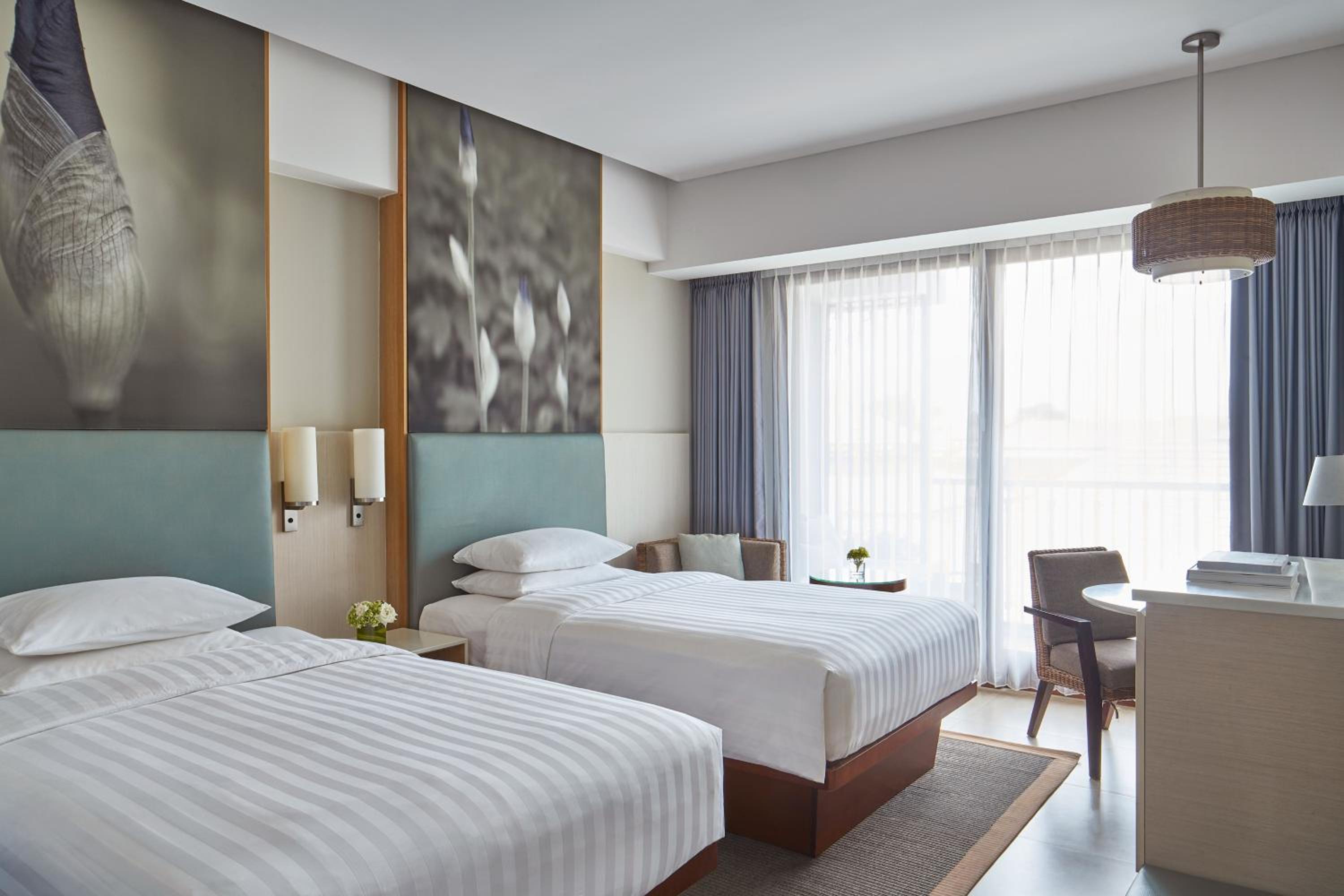 Deluxe Twin Room with Balcony and City View photo 1