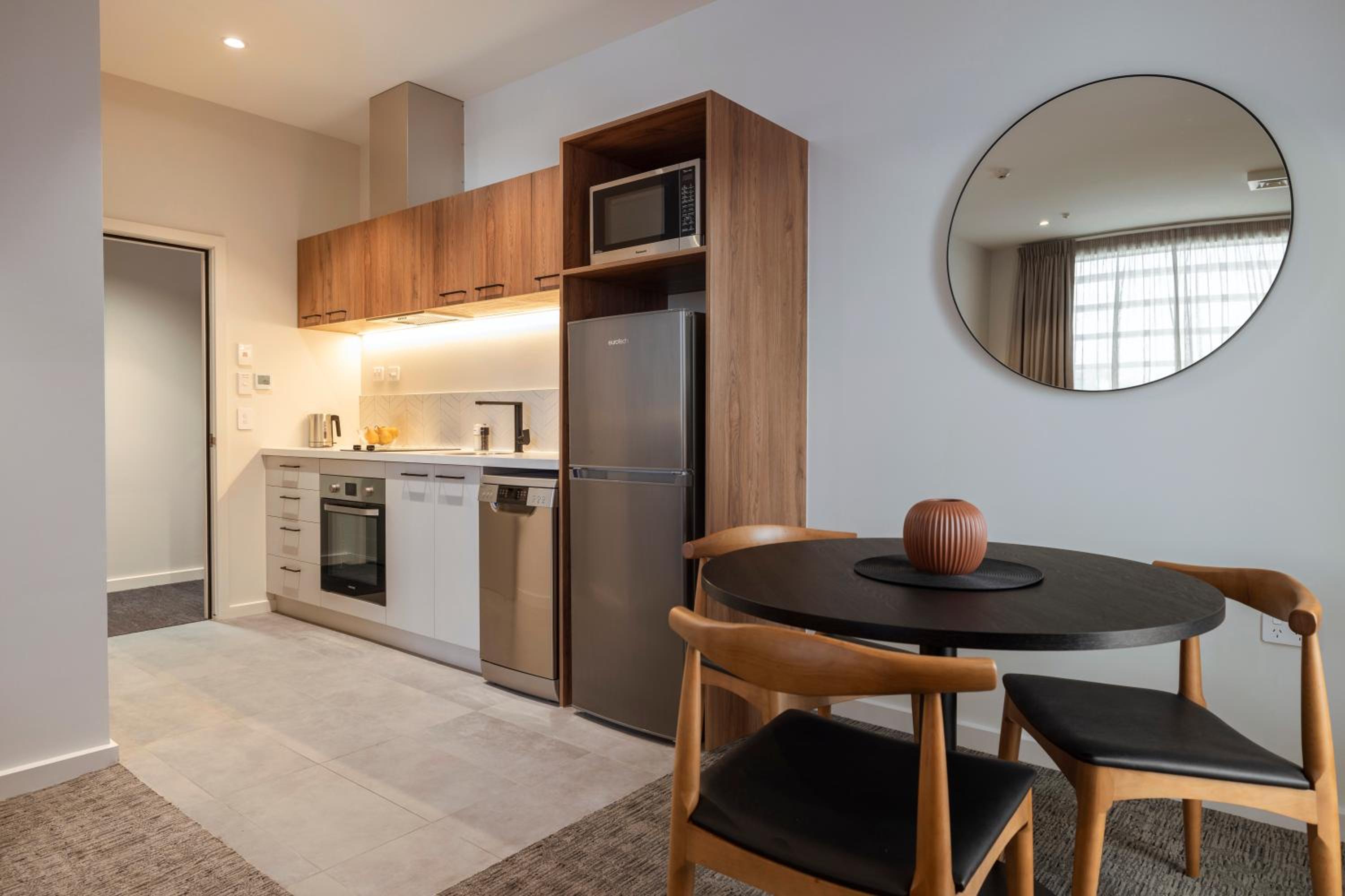 One-Bedroom Apartment - Photo 3