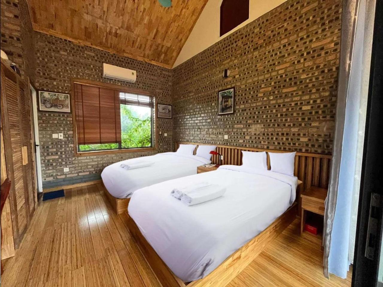 Twin Room with Private Bathroom