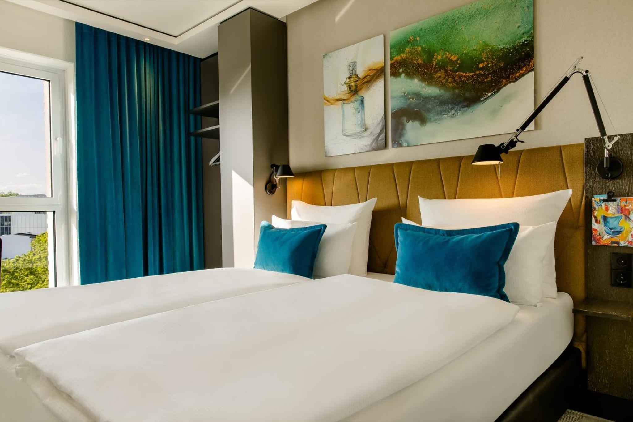 Room with King Size bed photo 3