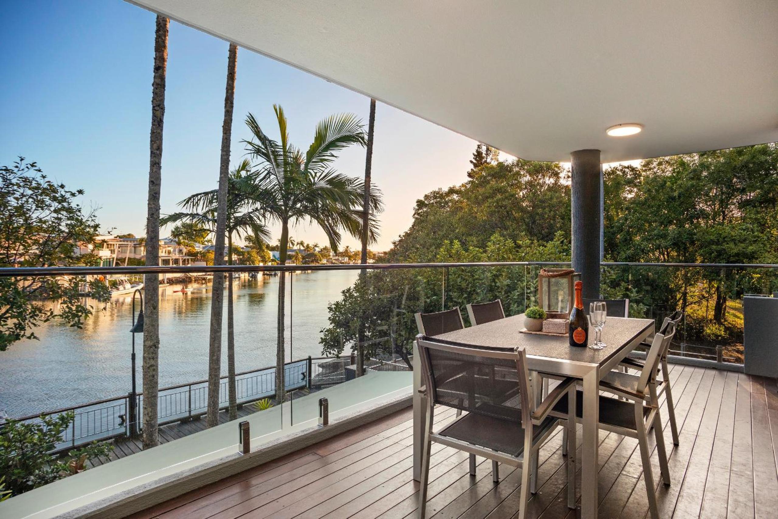 Two Bedroom Waterfront Apartment photo 3