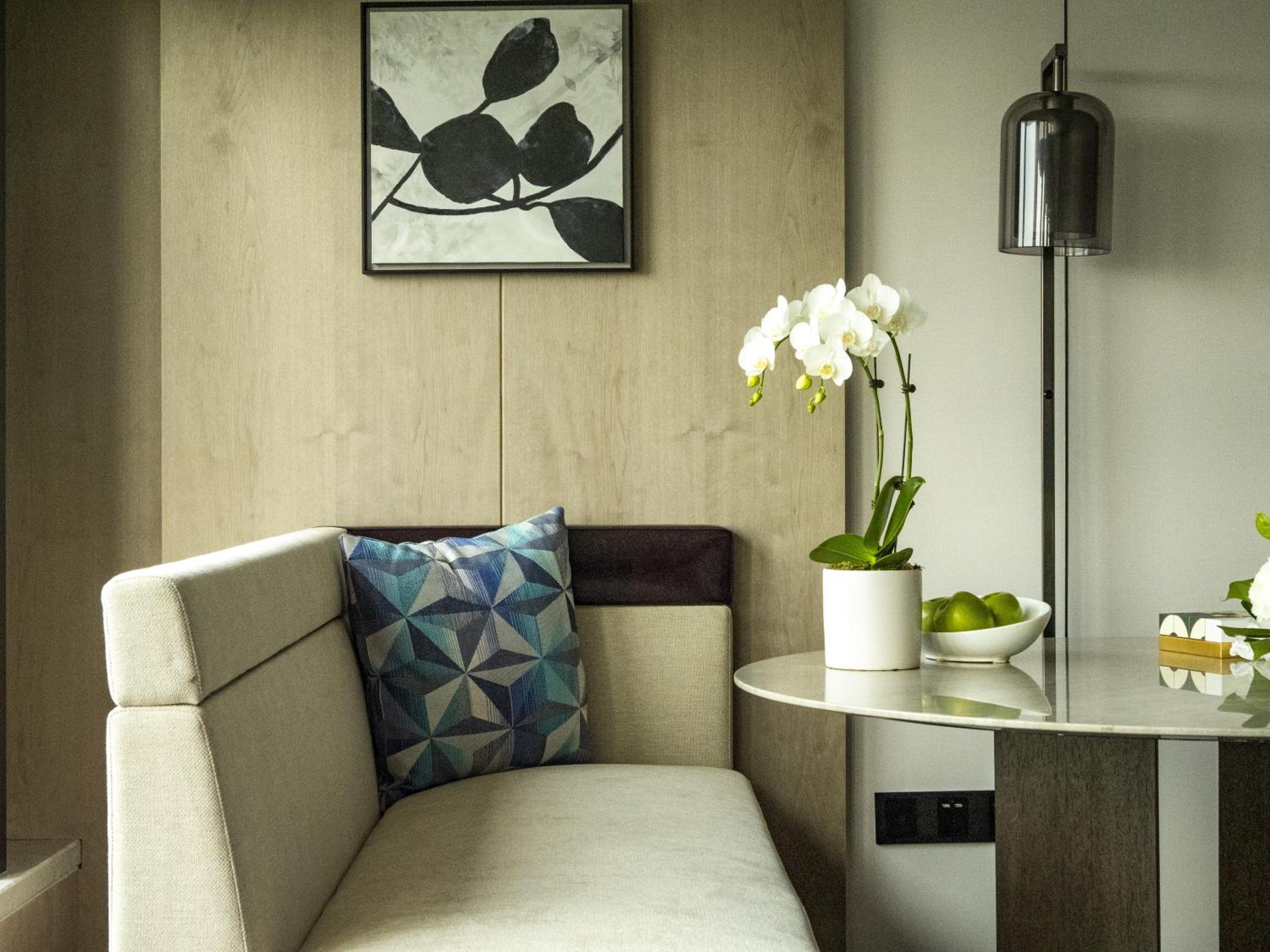 Premium Suite, 1 King Bed - Photo 1
