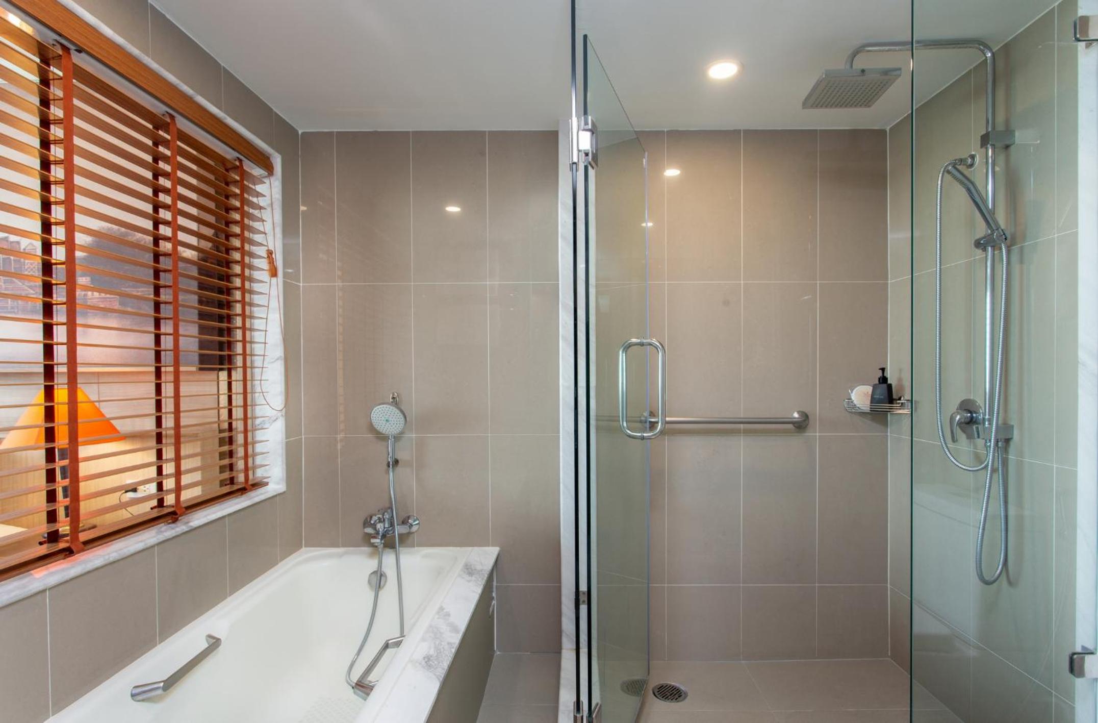 Royal King Suite with River View