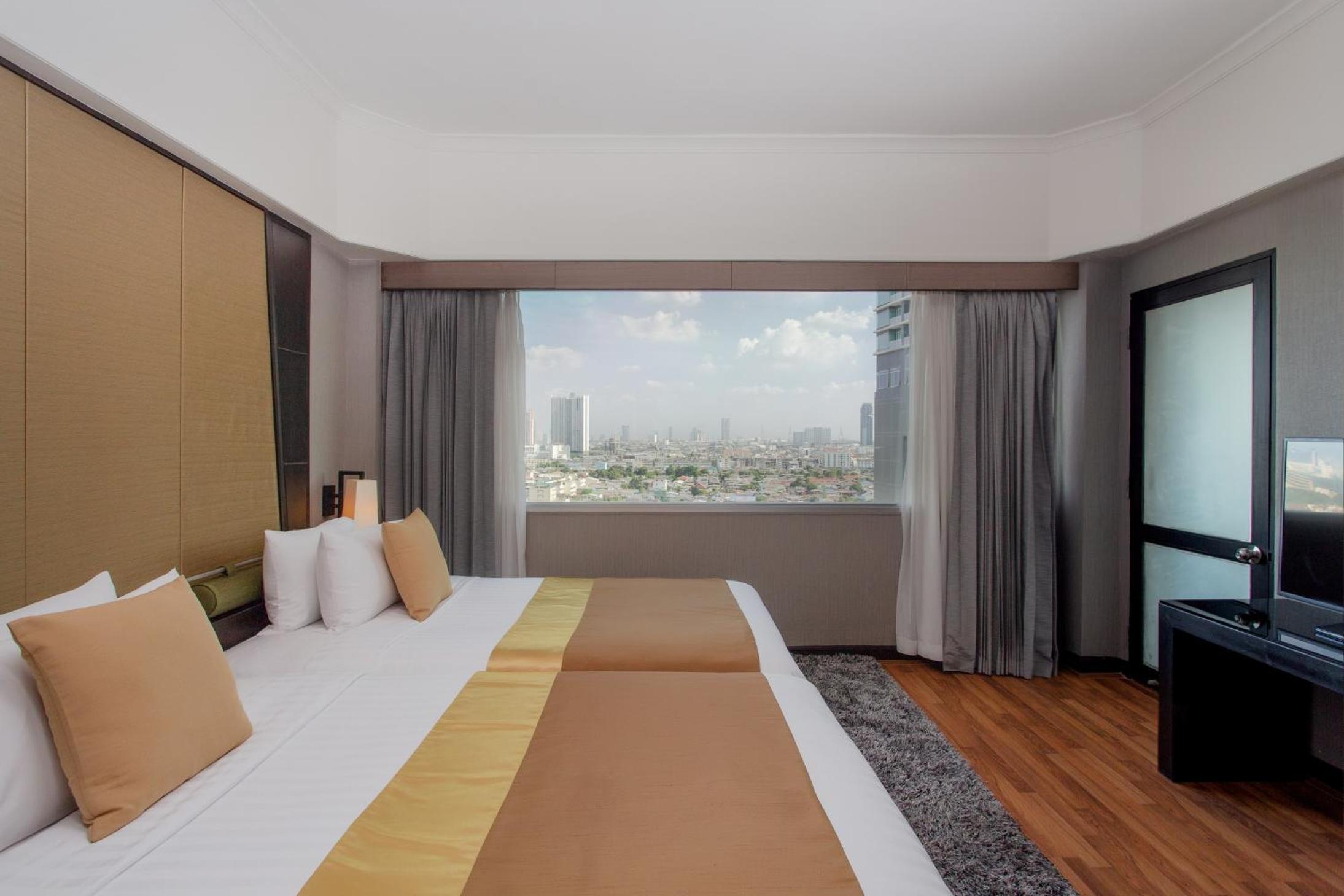 Deluxe Two-Bedroom Royal Suite
