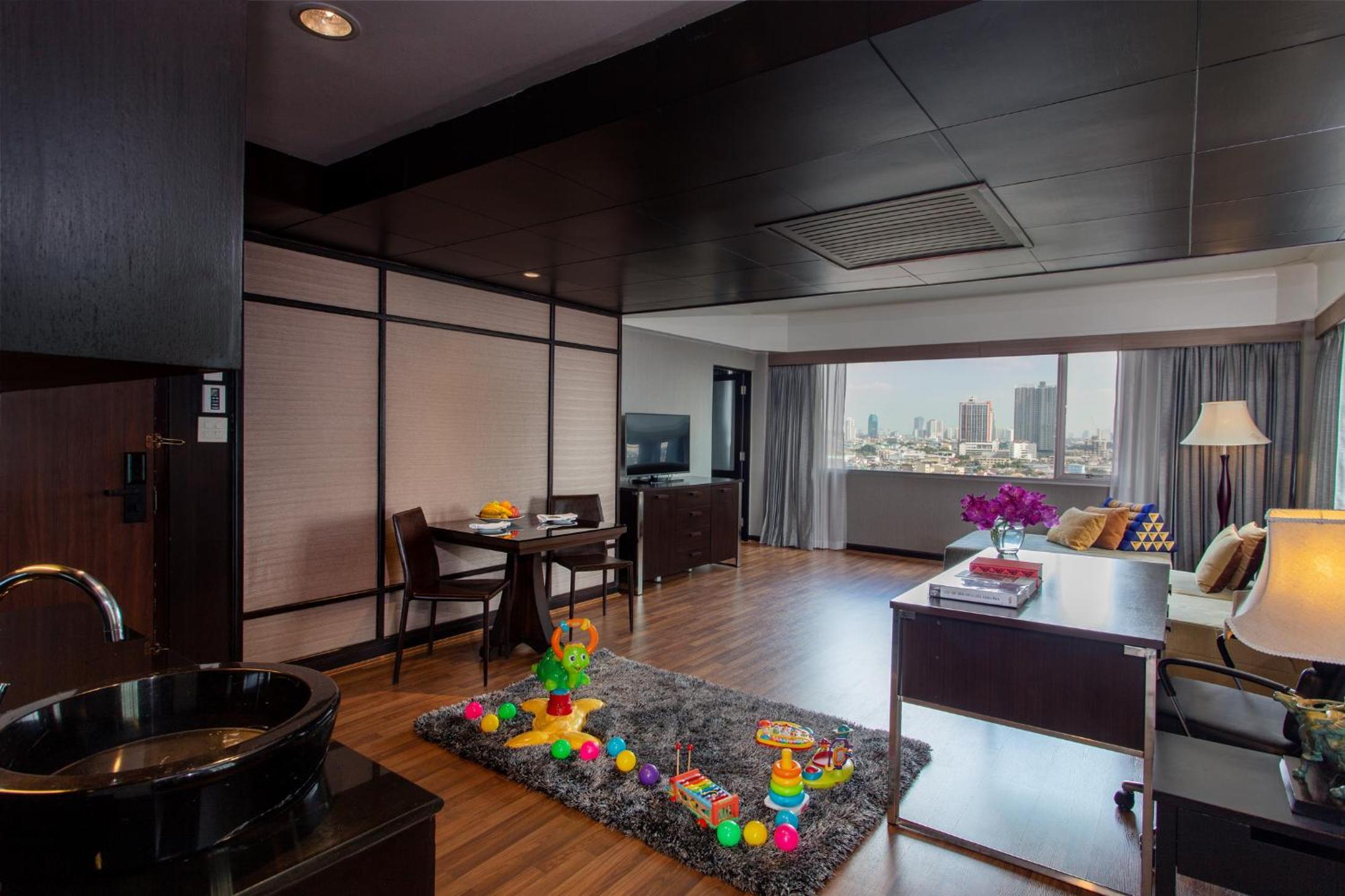 Deluxe Two-Bedroom Royal Suite