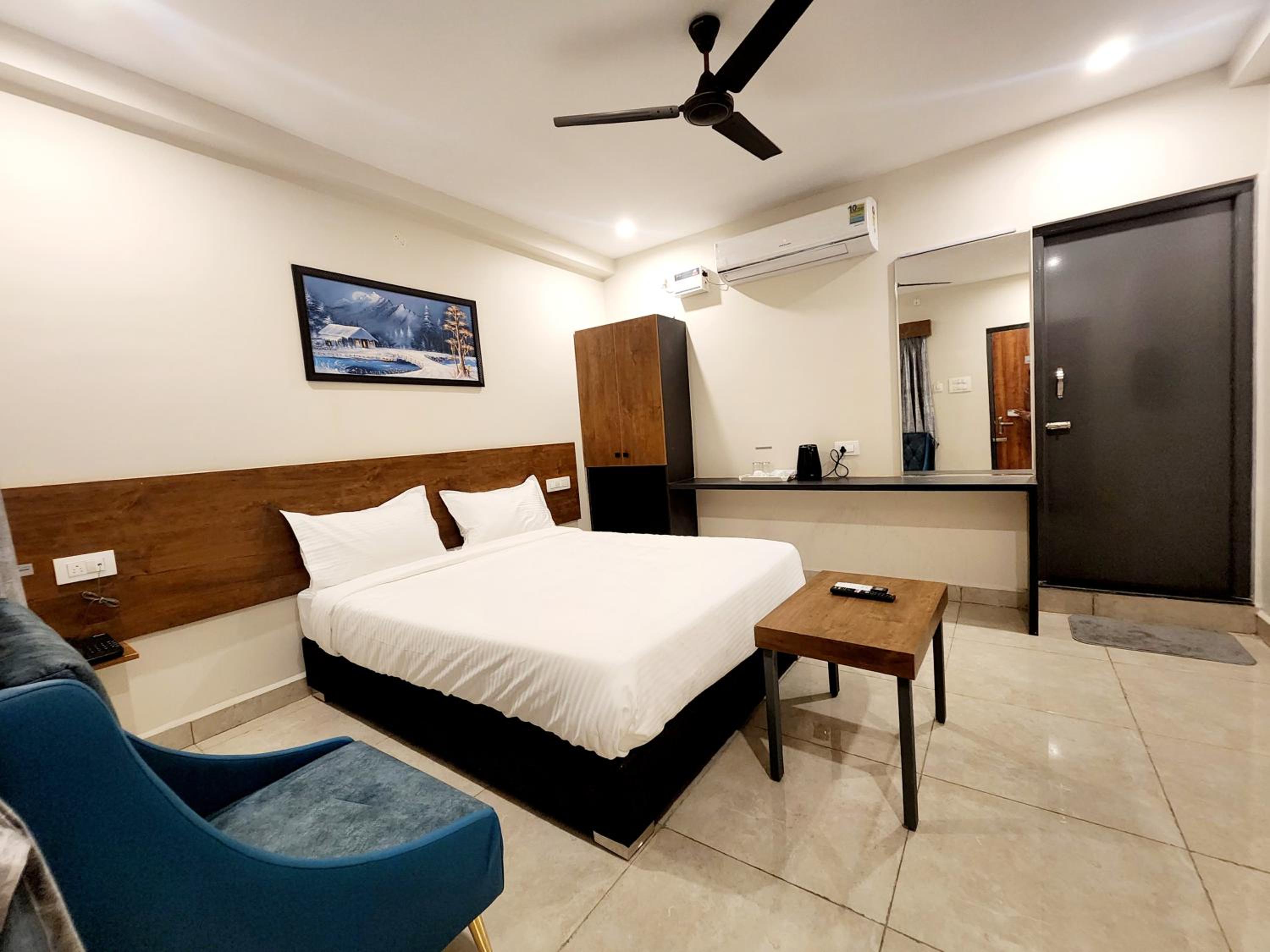 Deluxe Double Room - Photo 1