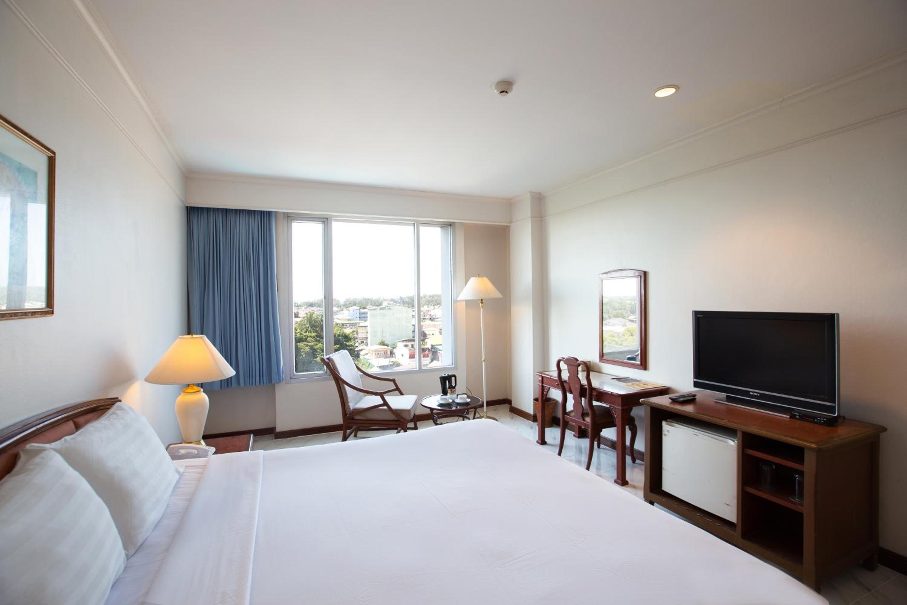 Deluxe Twin Room - Photo 8