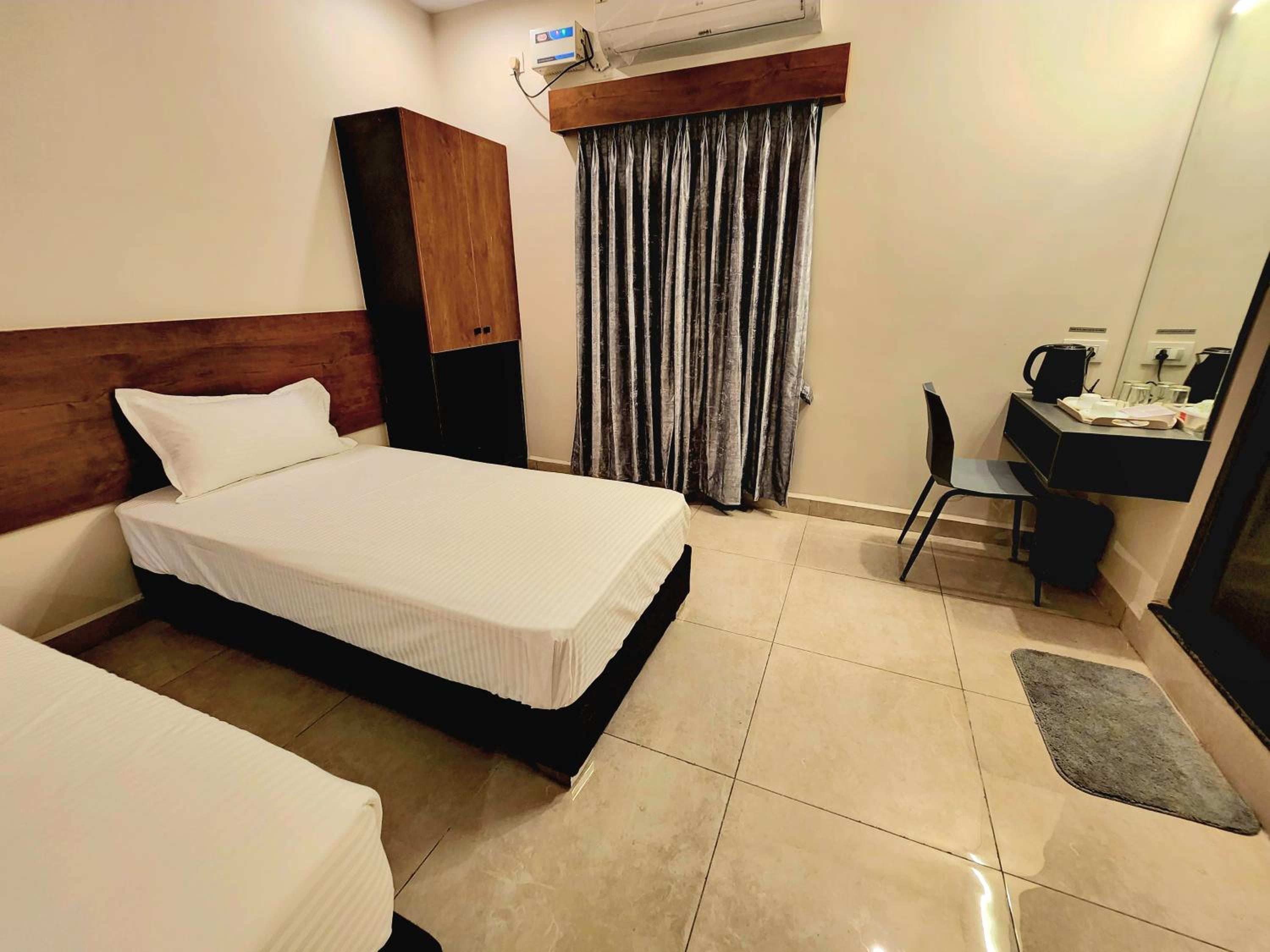Deluxe Triple Room - Photo 2