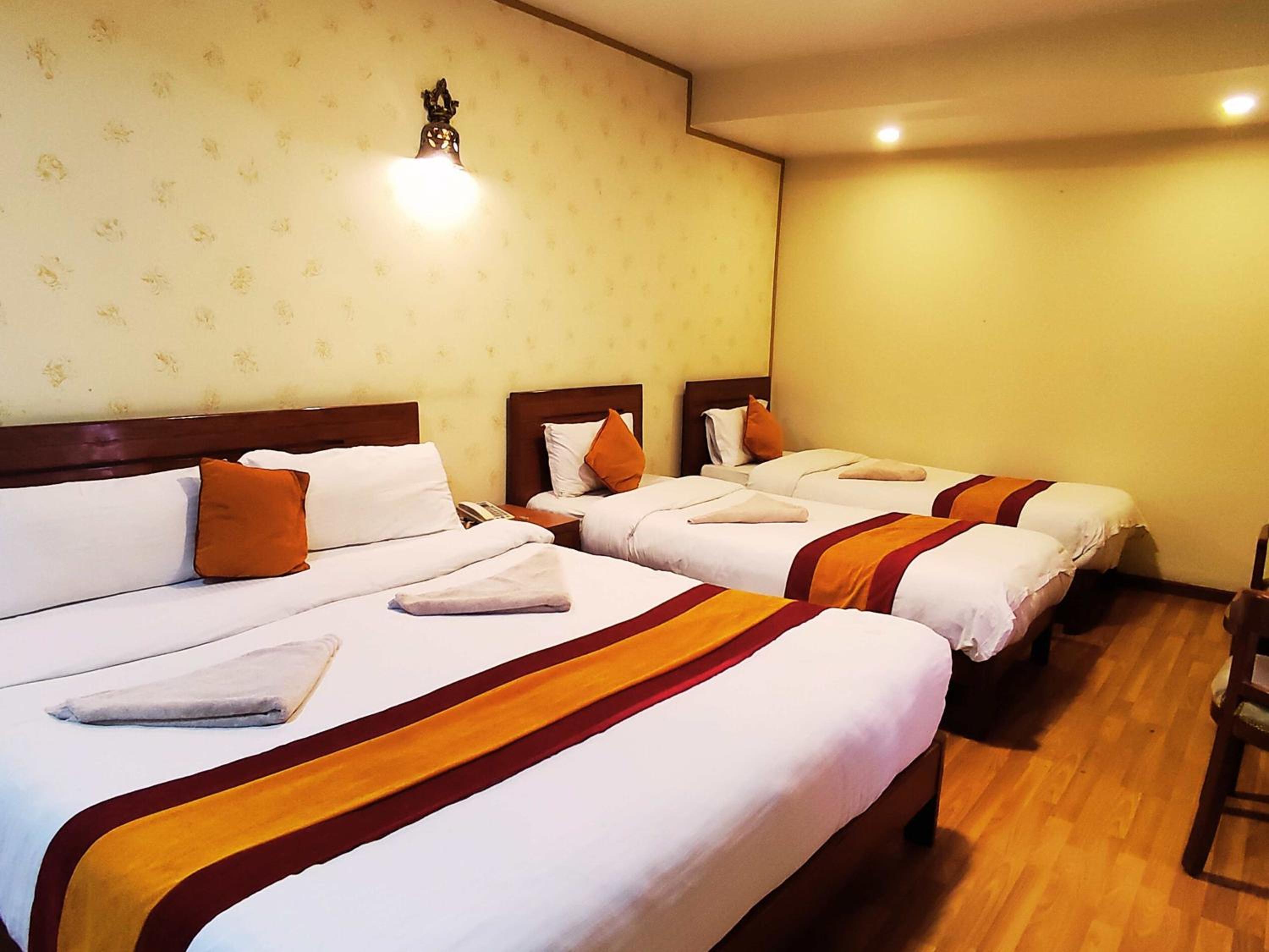 Quadruple Room - Photo 12