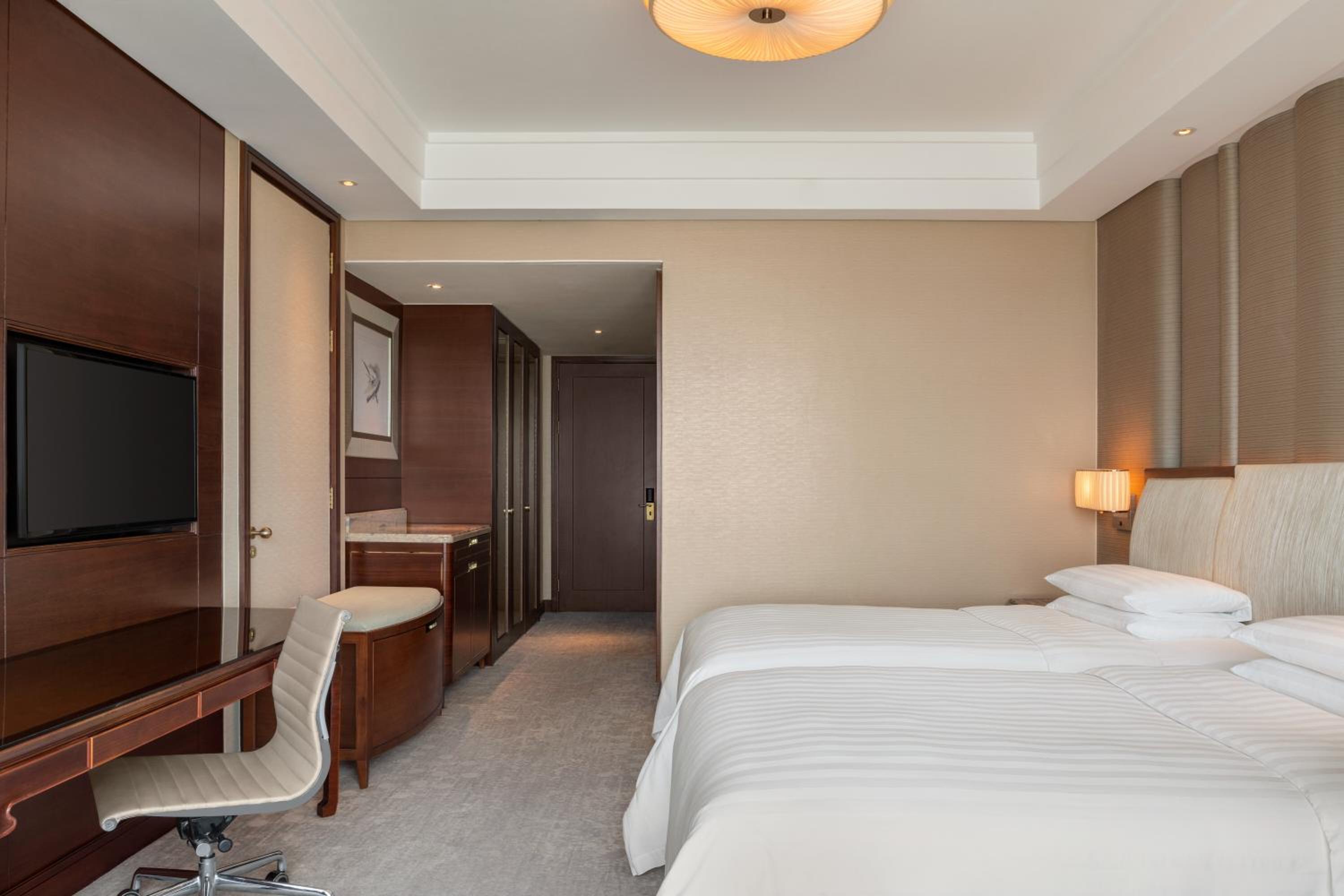 Deluxe River View Twin Rooms(RMB 220 net F&B Dining Credit,The Credit is applicable on all FB places expect Banquet） photo 2