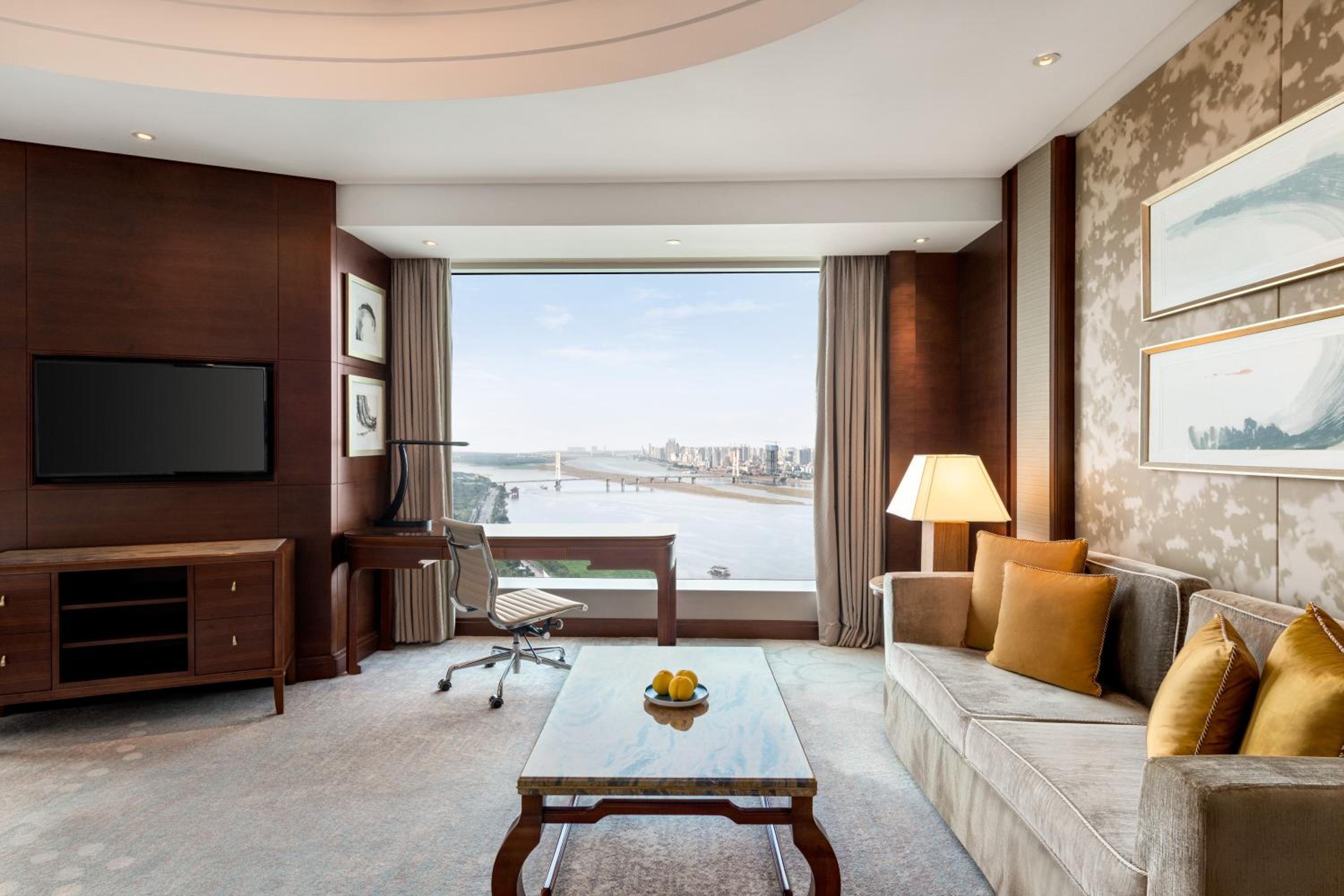 Horizon Premier River View King Room photo 3
