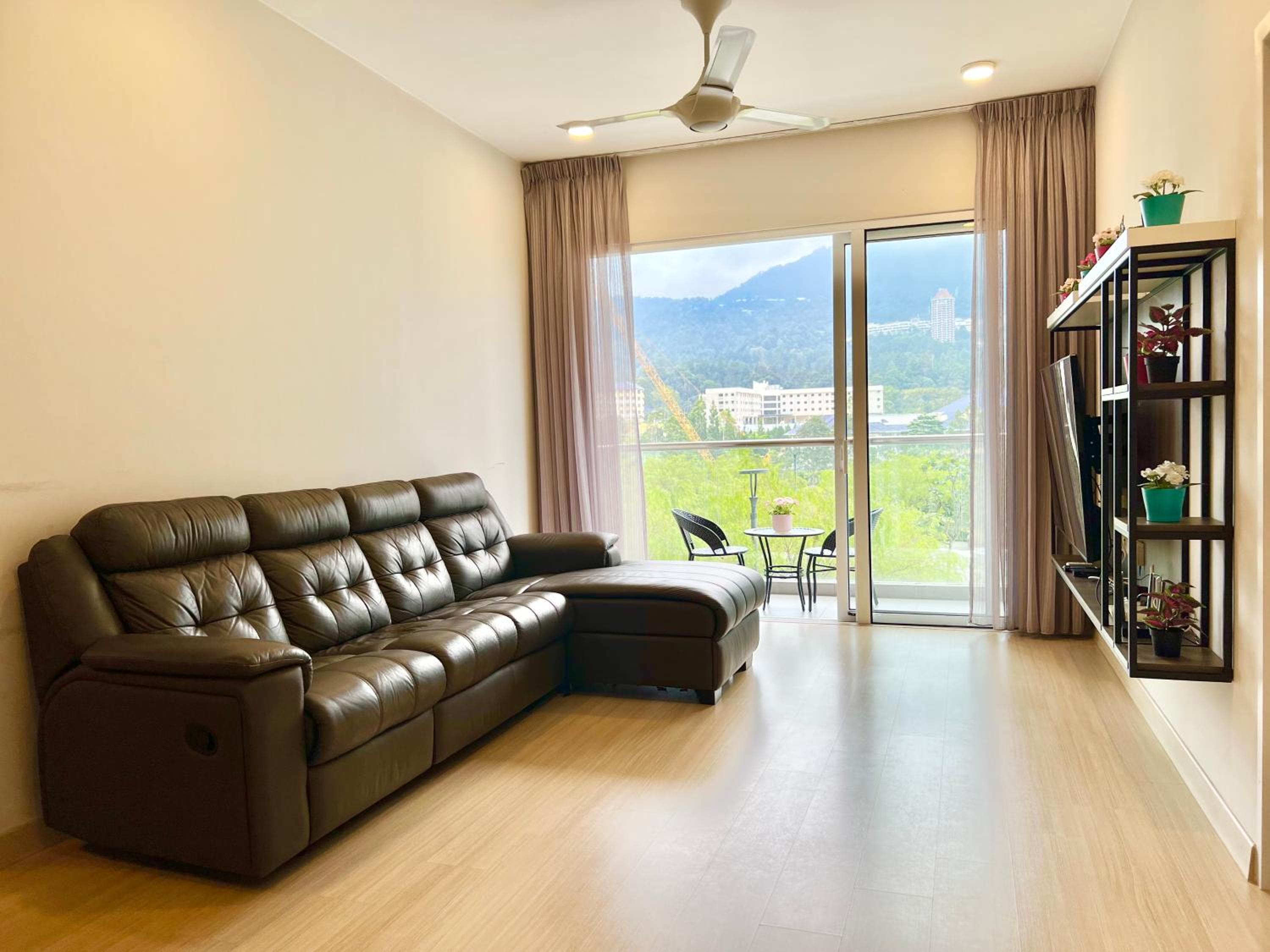 Three-Bedroom Apartment - Photo 10