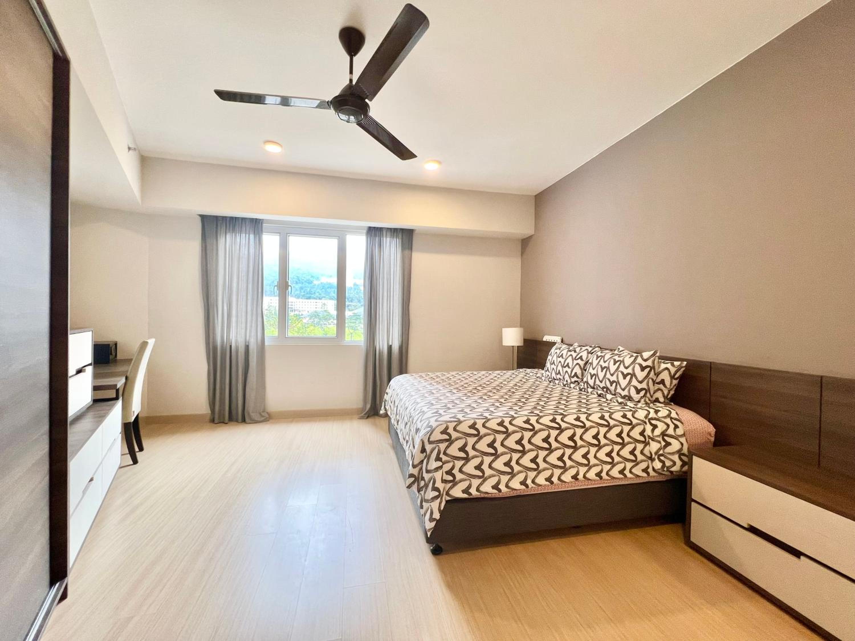 Three-Bedroom Apartment - Photo 21