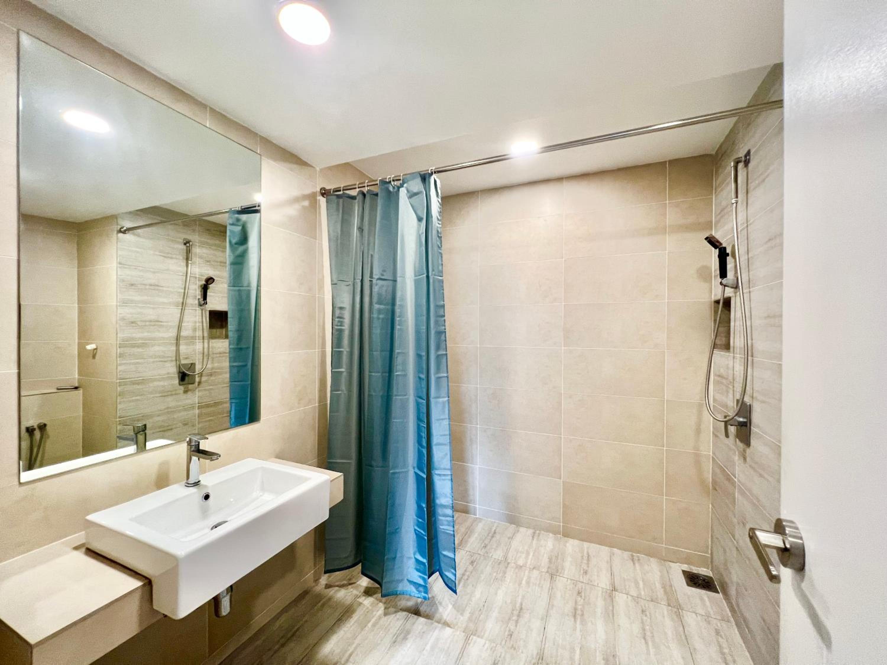 Three-Bedroom Apartment - Photo 22