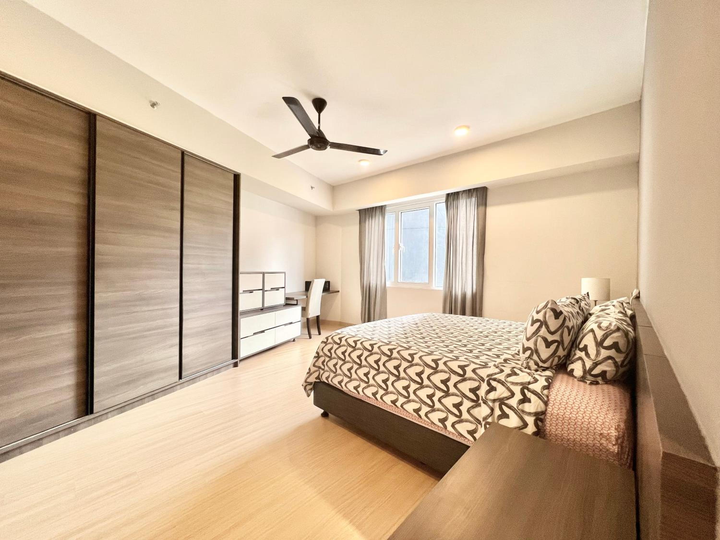 Three-Bedroom Apartment - Photo 18