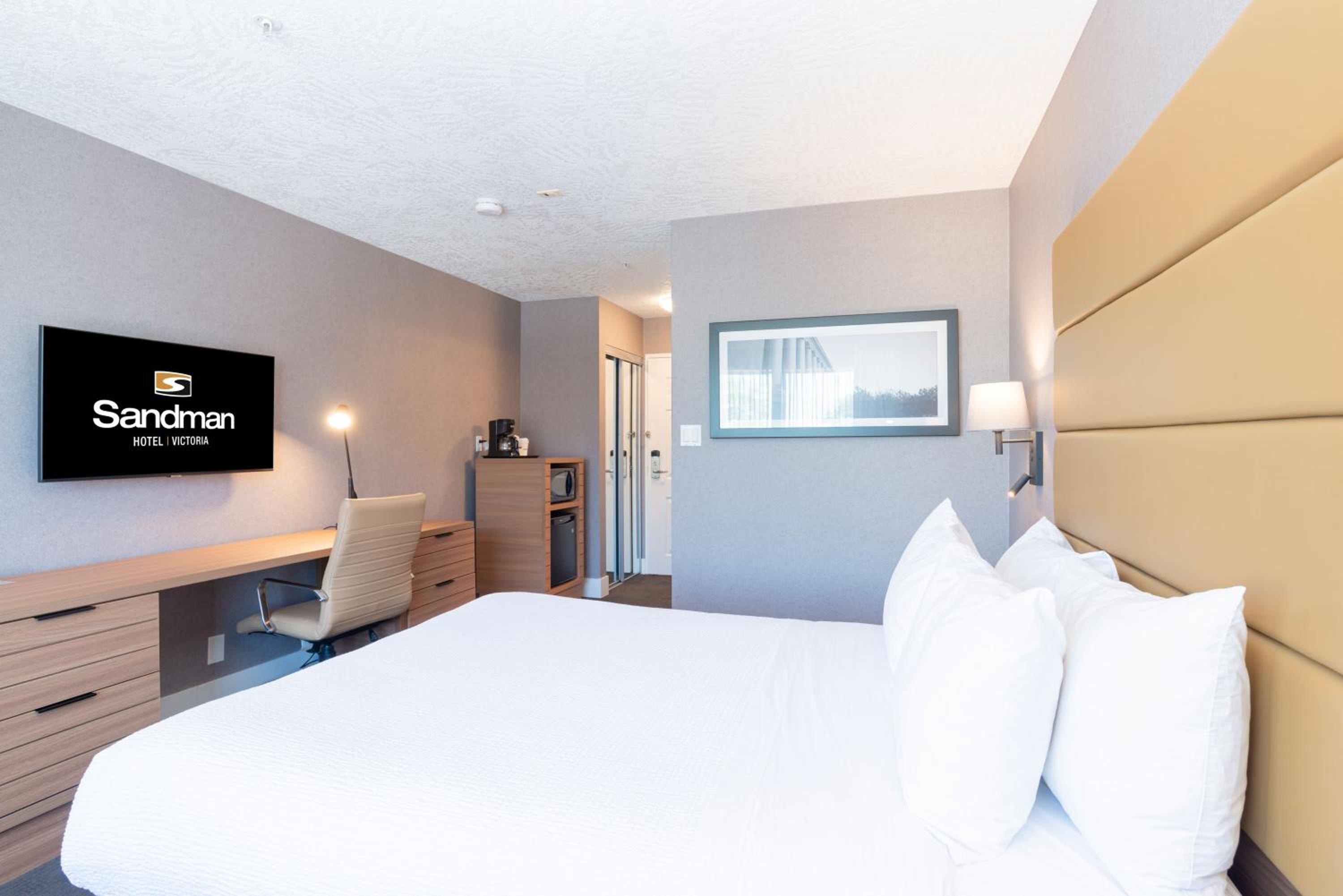 Standard Room, 1 Queen Bed - Photo 2