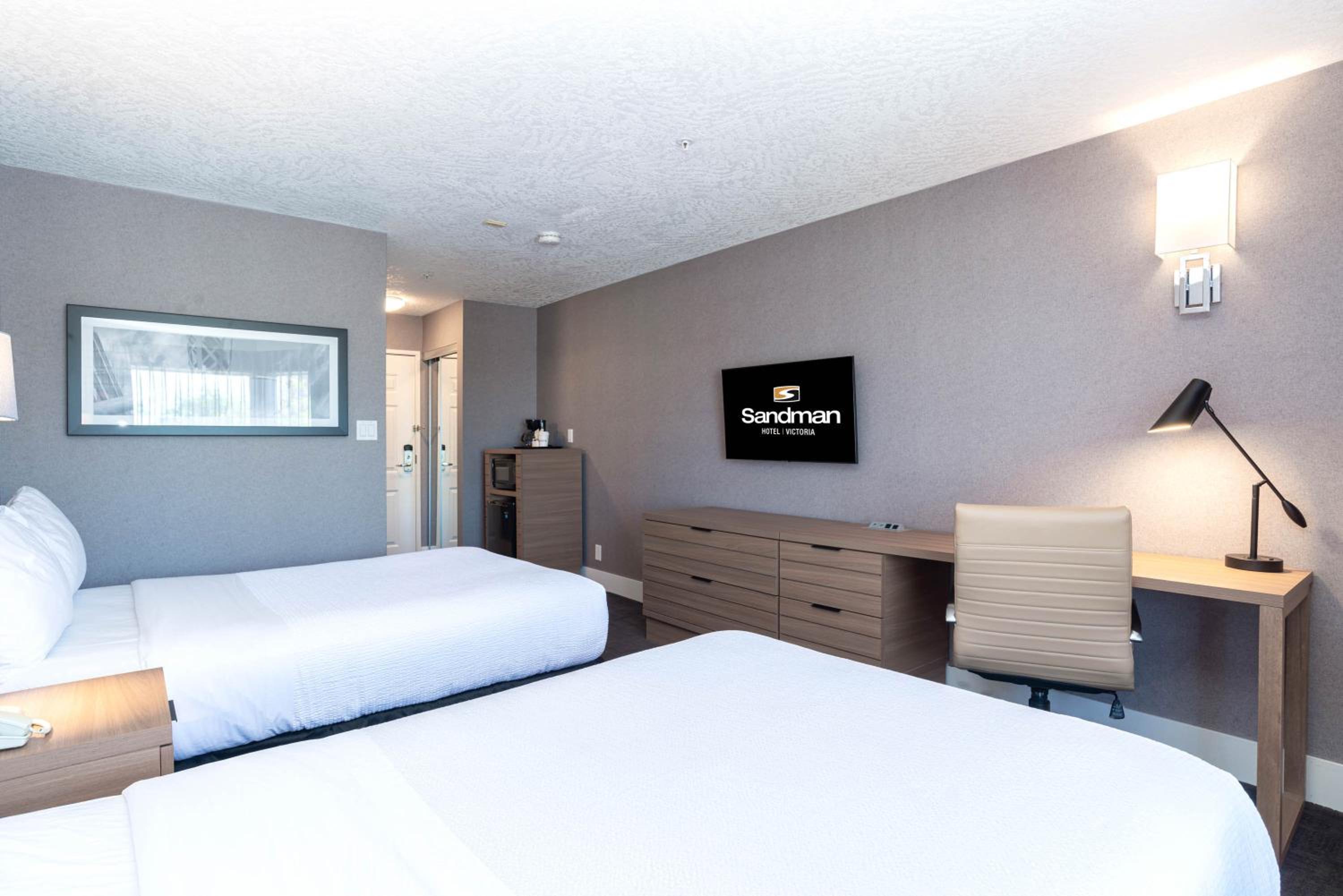Standard Room, 2 Double Beds - Photo 2
