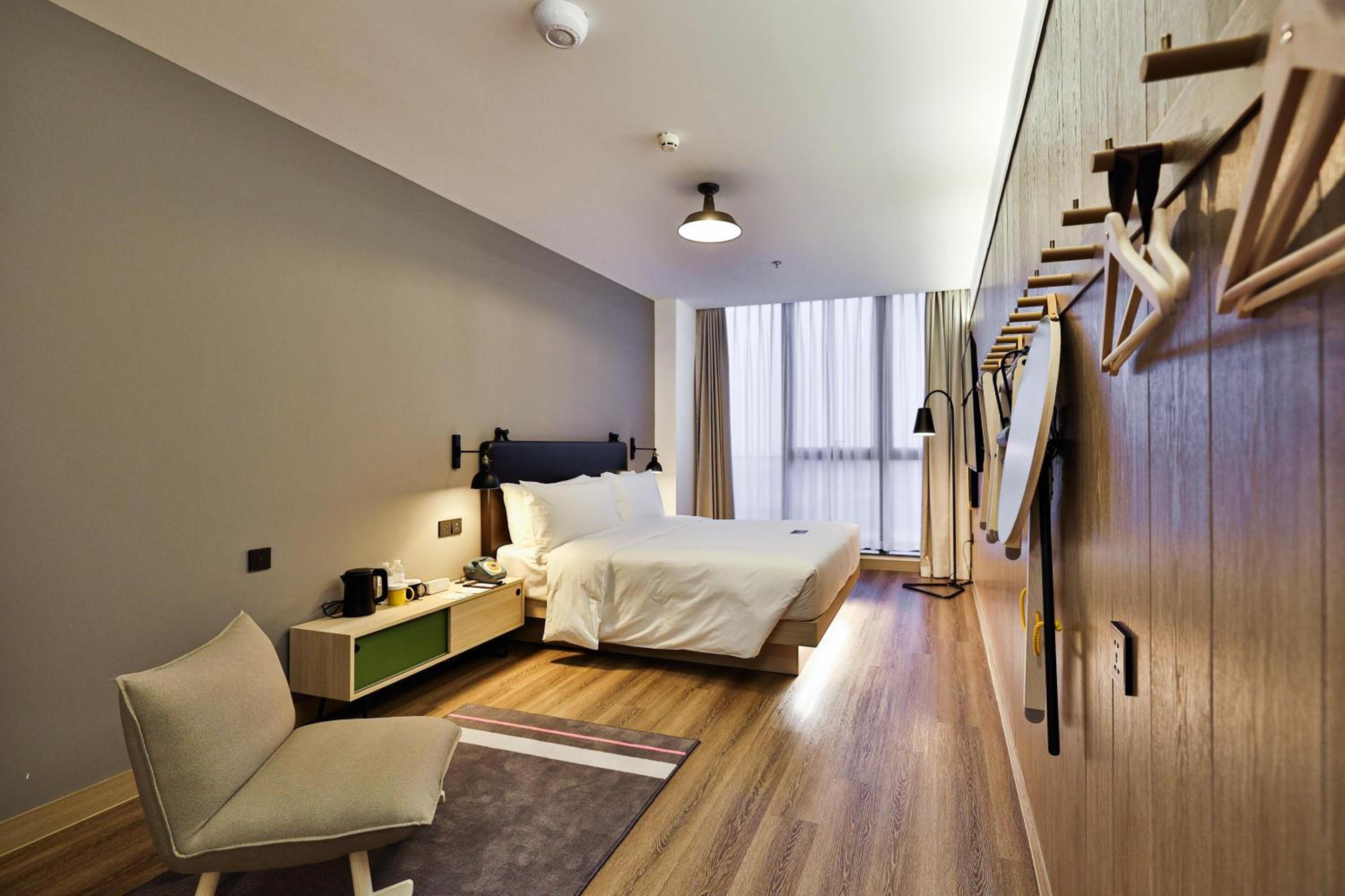 Standard King Room