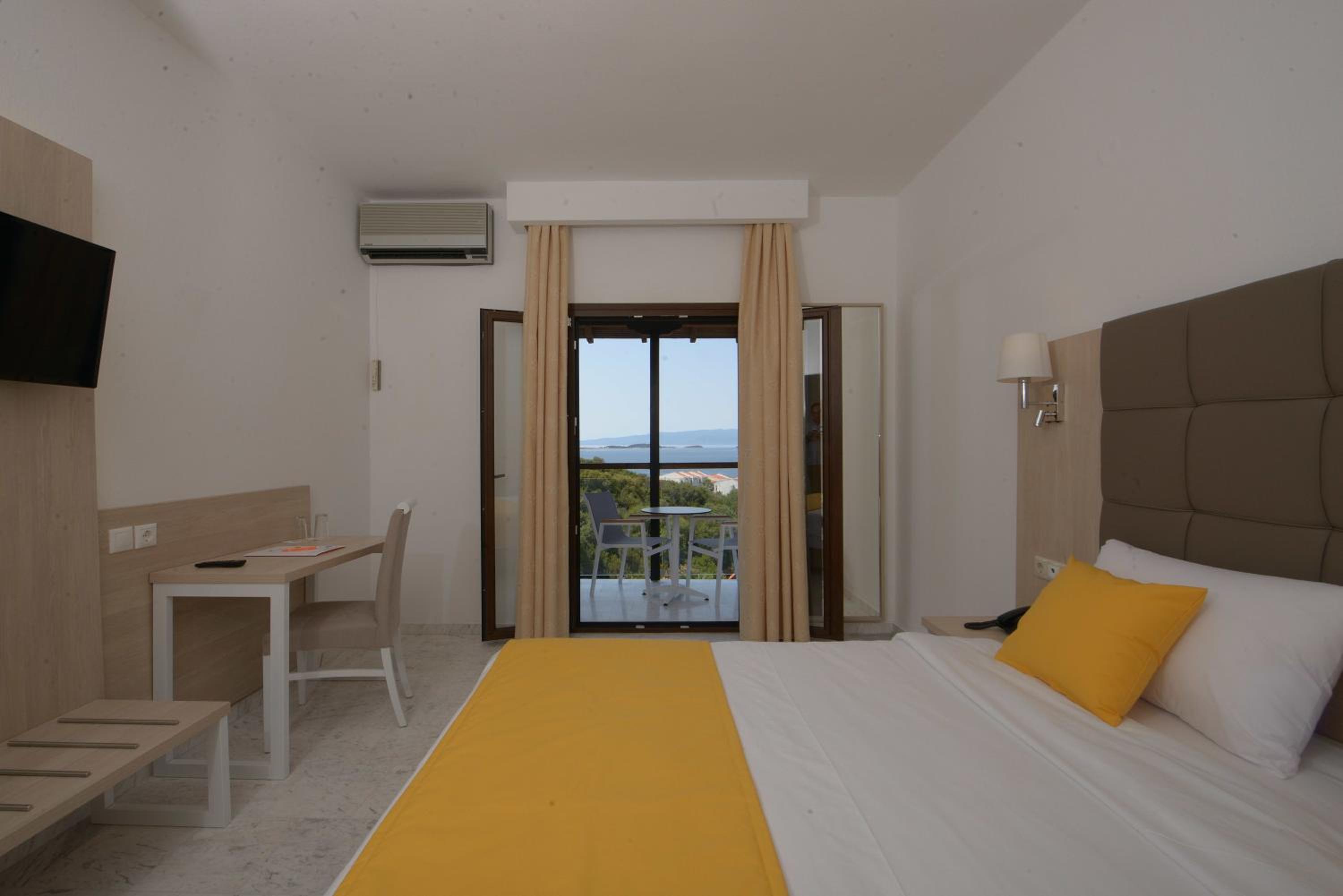 Standard Double or Twin Room with Garden View