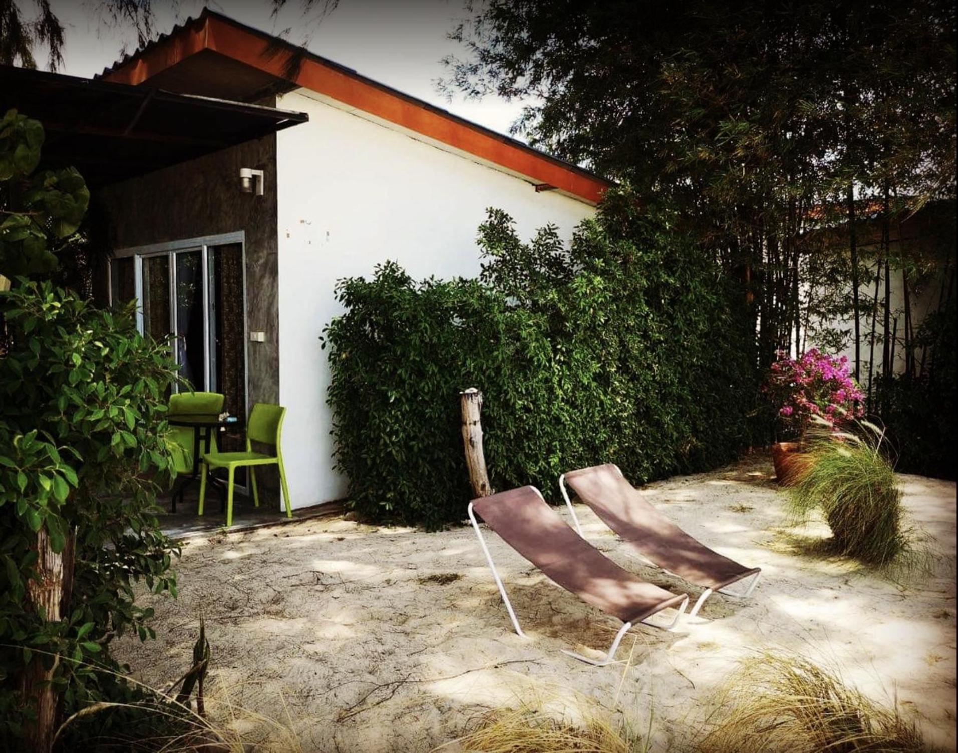 Beachside Bungalow photo 3