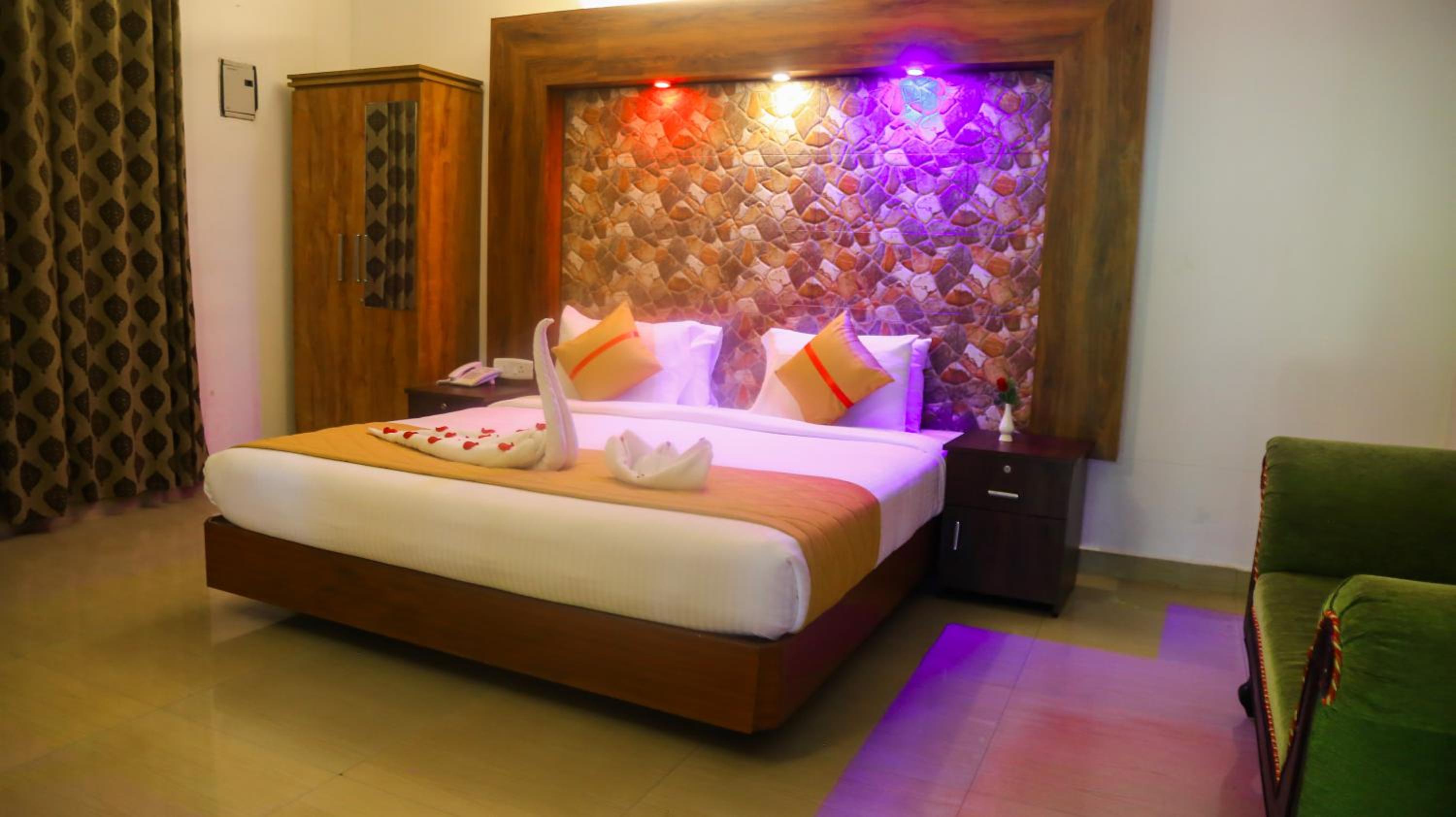 Deluxe Room - Photo 3