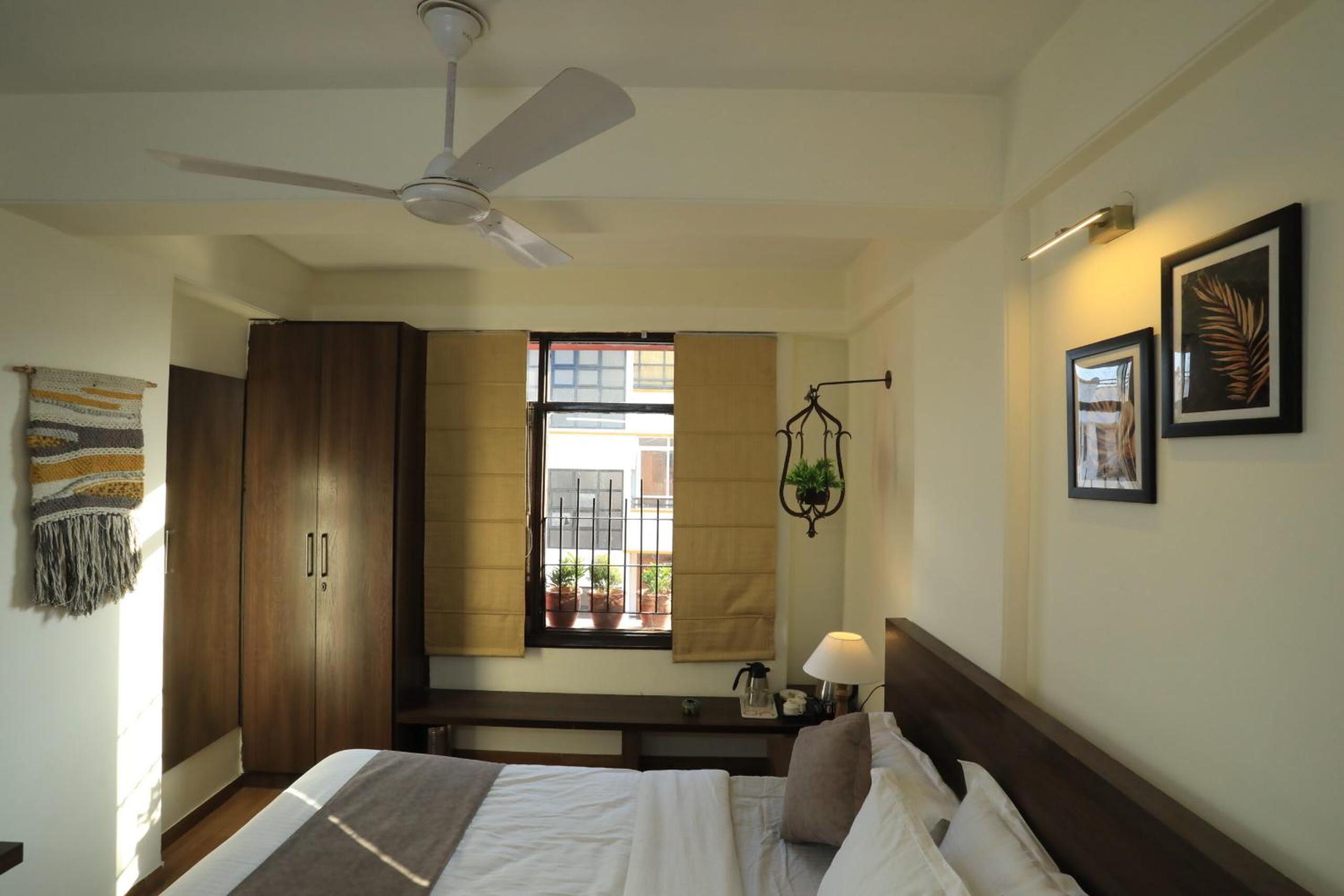 Three-Bedroom Apartment - Photo 19