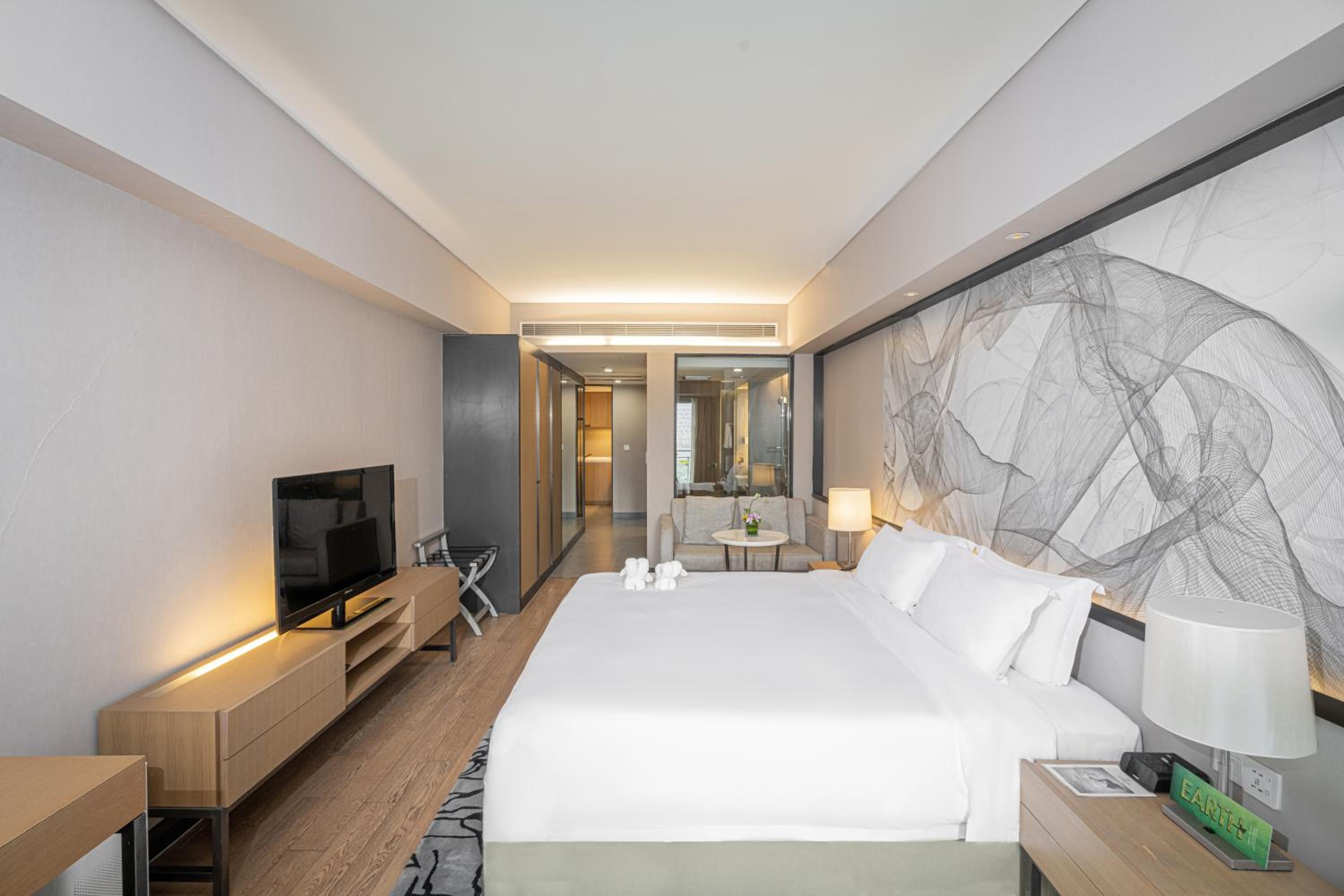 Executive Studio with King Bed - Photo 1
