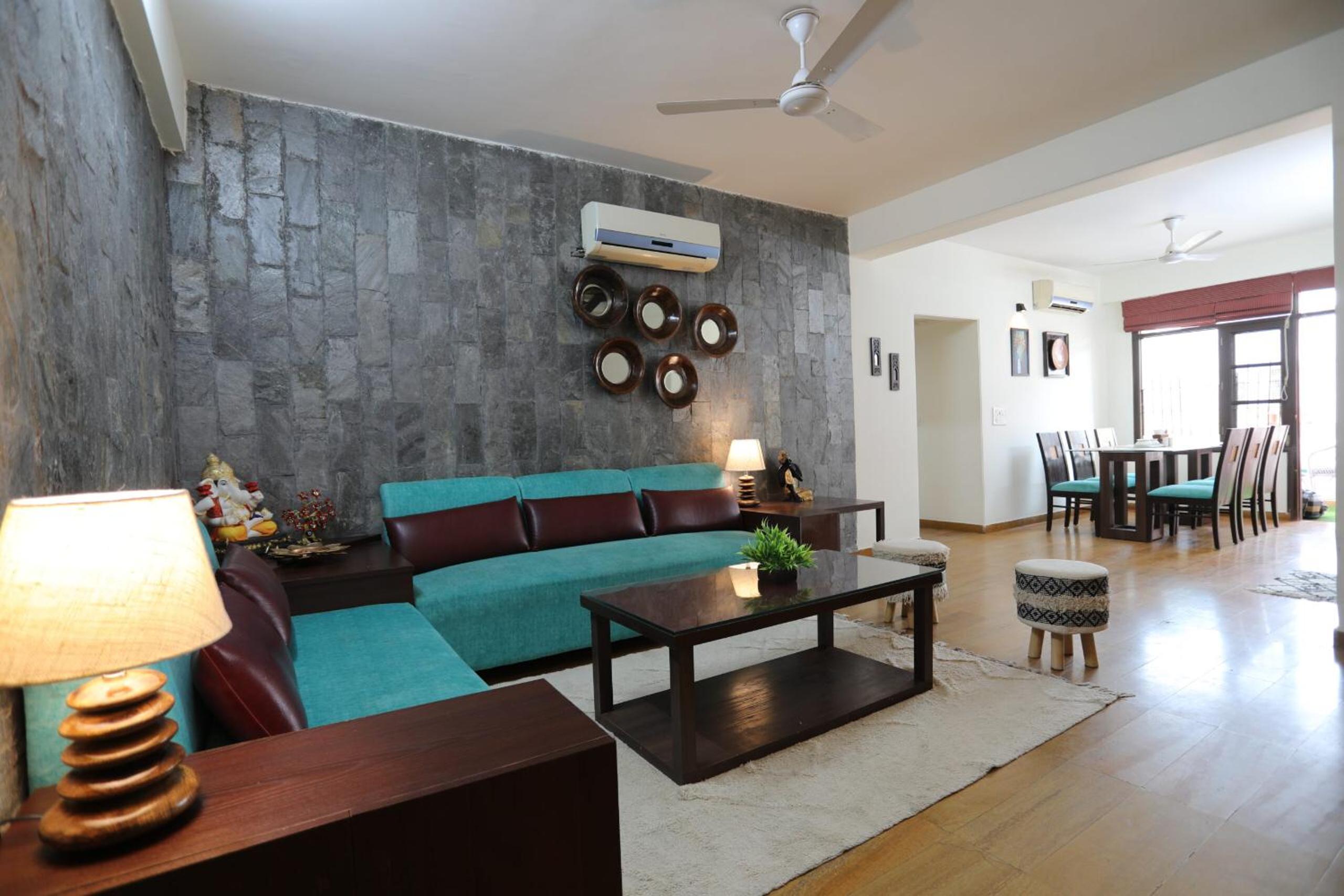 Three-Bedroom Apartment - Photo 10