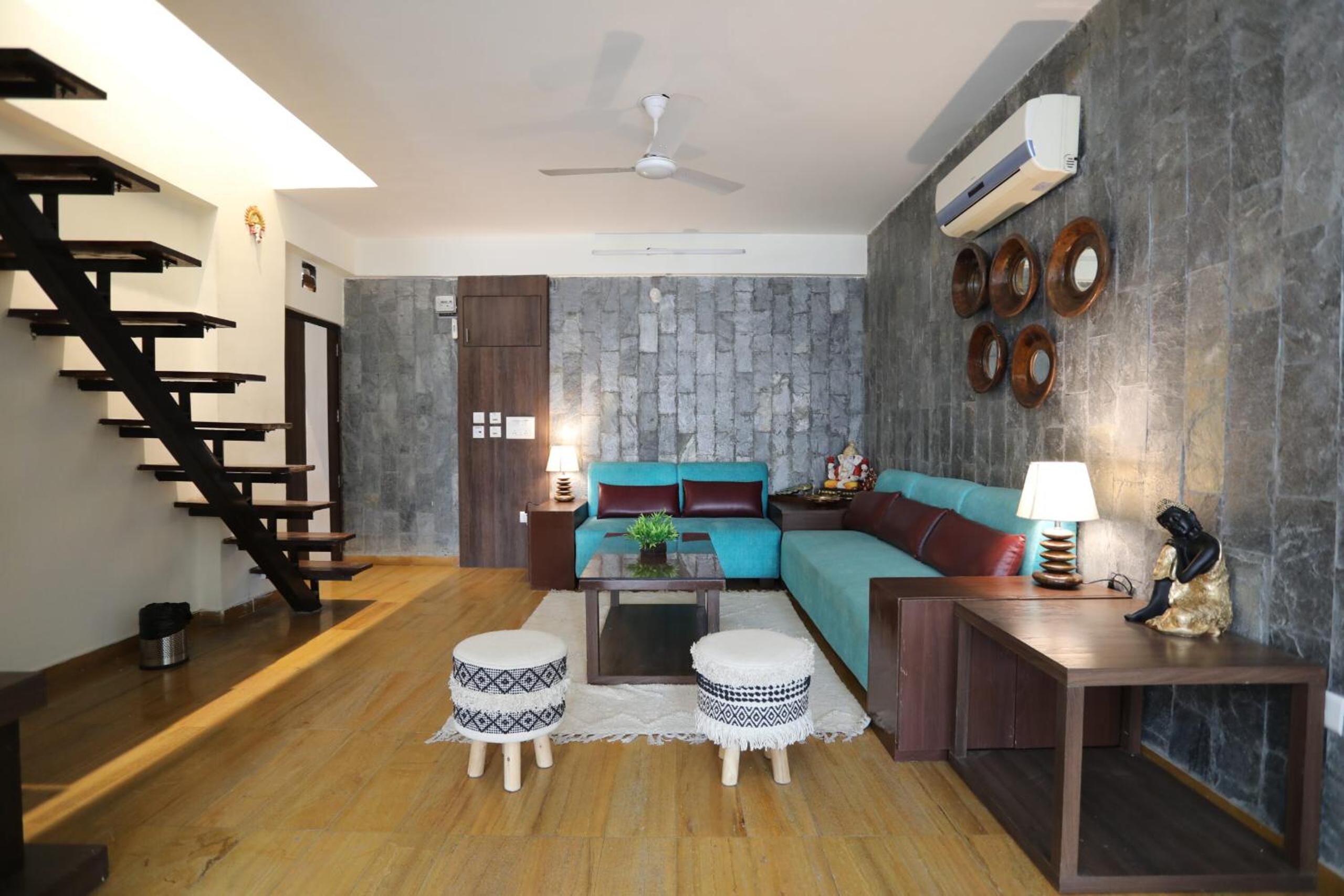 Three-Bedroom Apartment - Photo 2