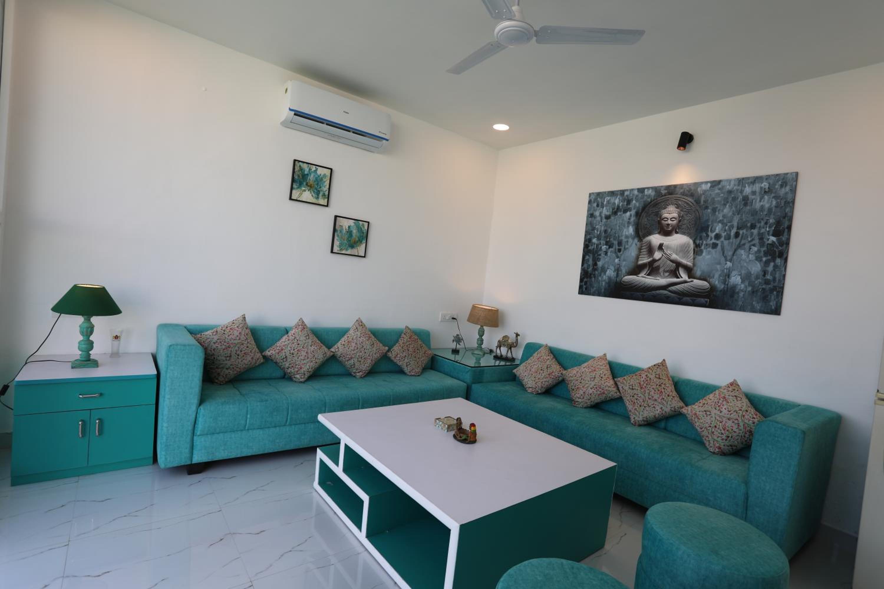Three-Bedroom Apartment - Photo 8