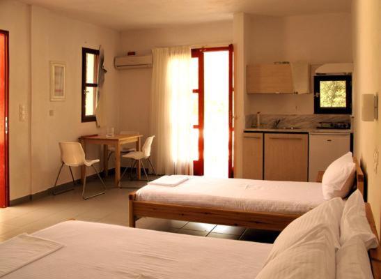 Double Room with Balcony and Sea View photo 2