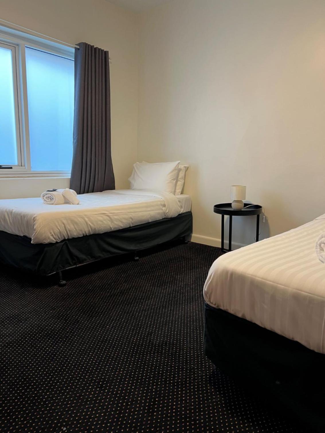 Twin Room with Bathroom photo 2