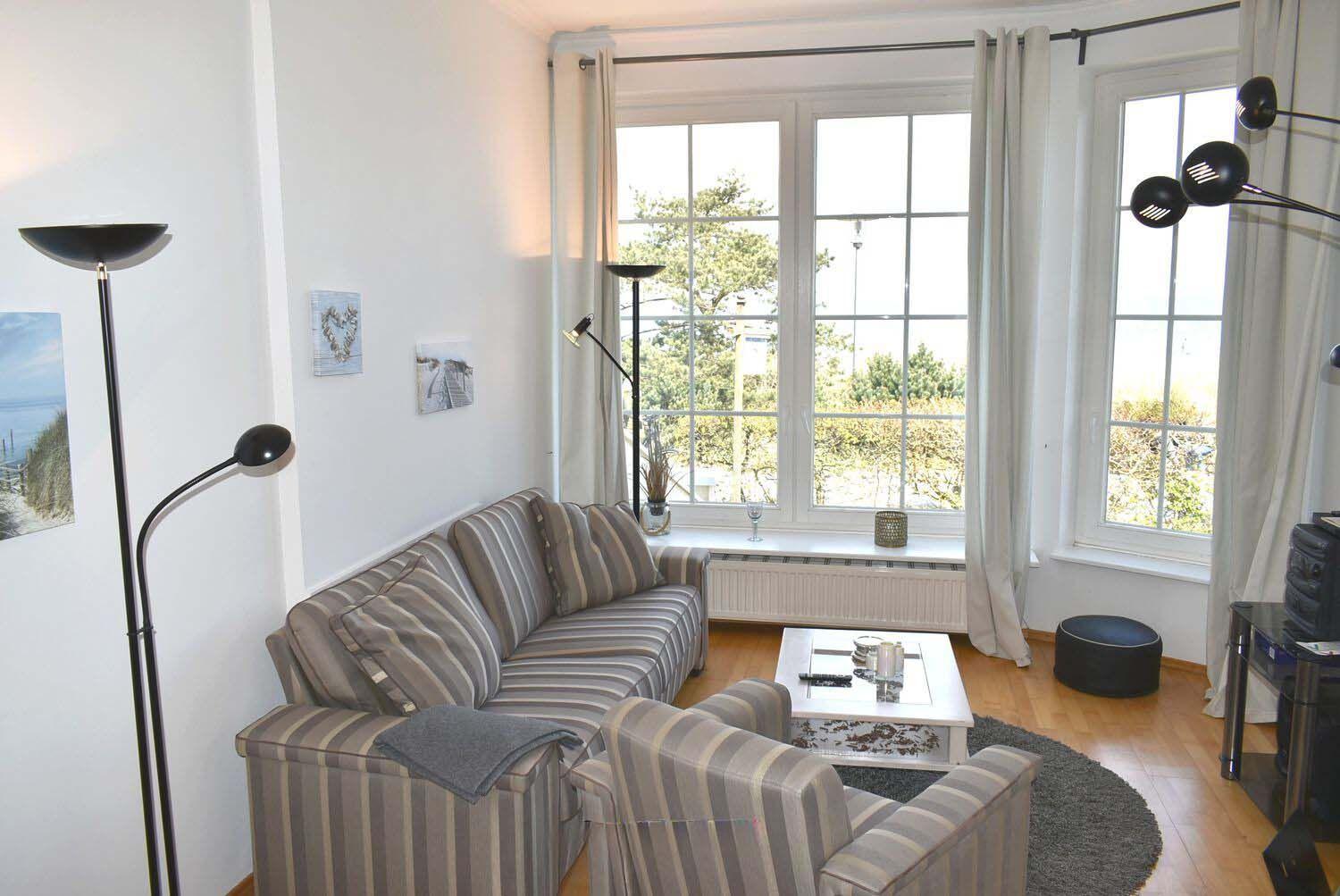 One-Bedroom Apartment with Sea View photo 1