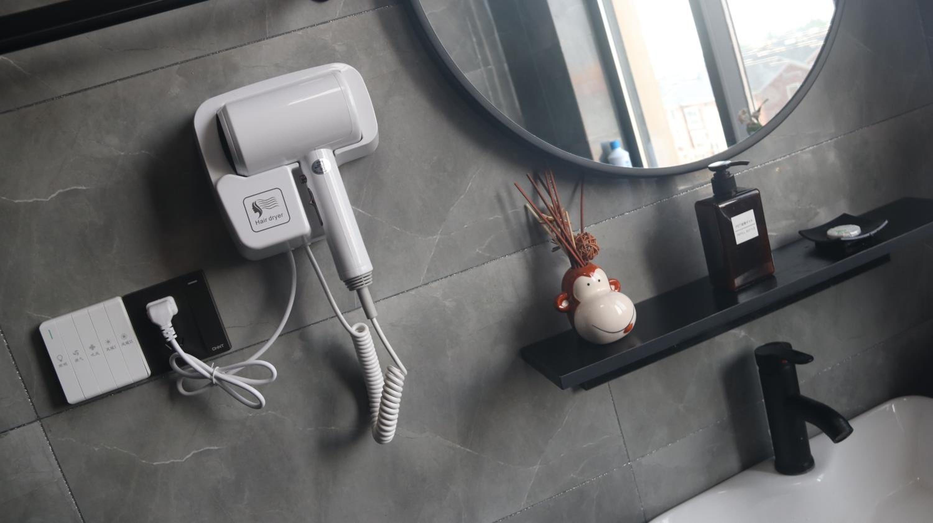 Twin Room with Shared Bathroom photo 2