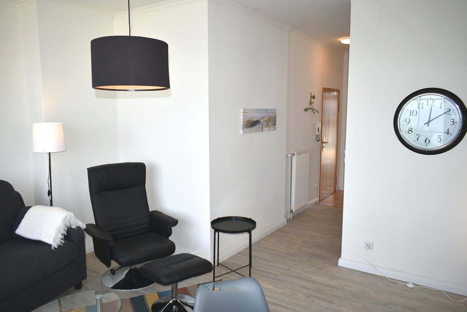 One-Bedroom Apartment with Sea View photo 1