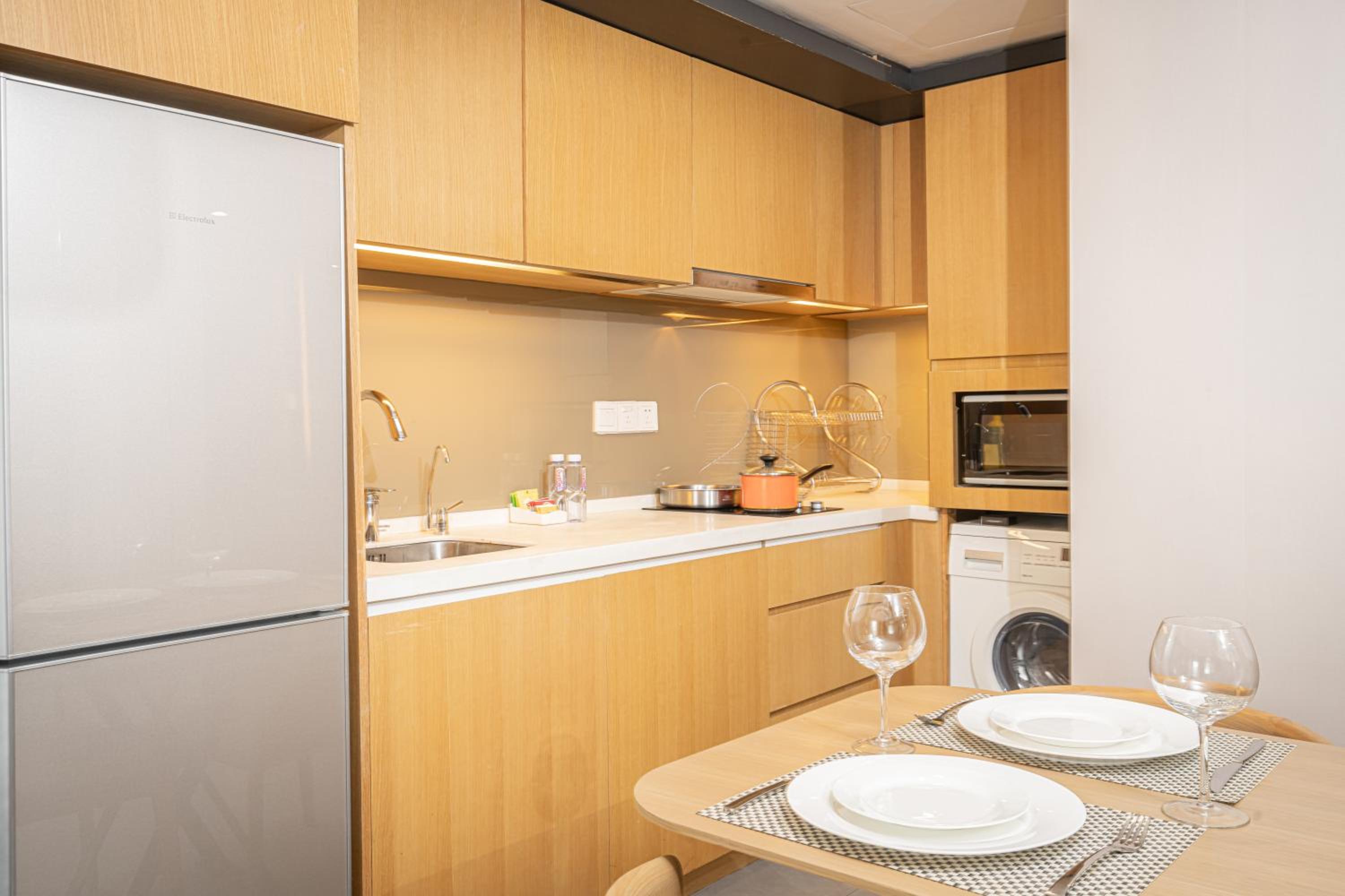 One-Bedroom Apartment Suite thumbnail 5