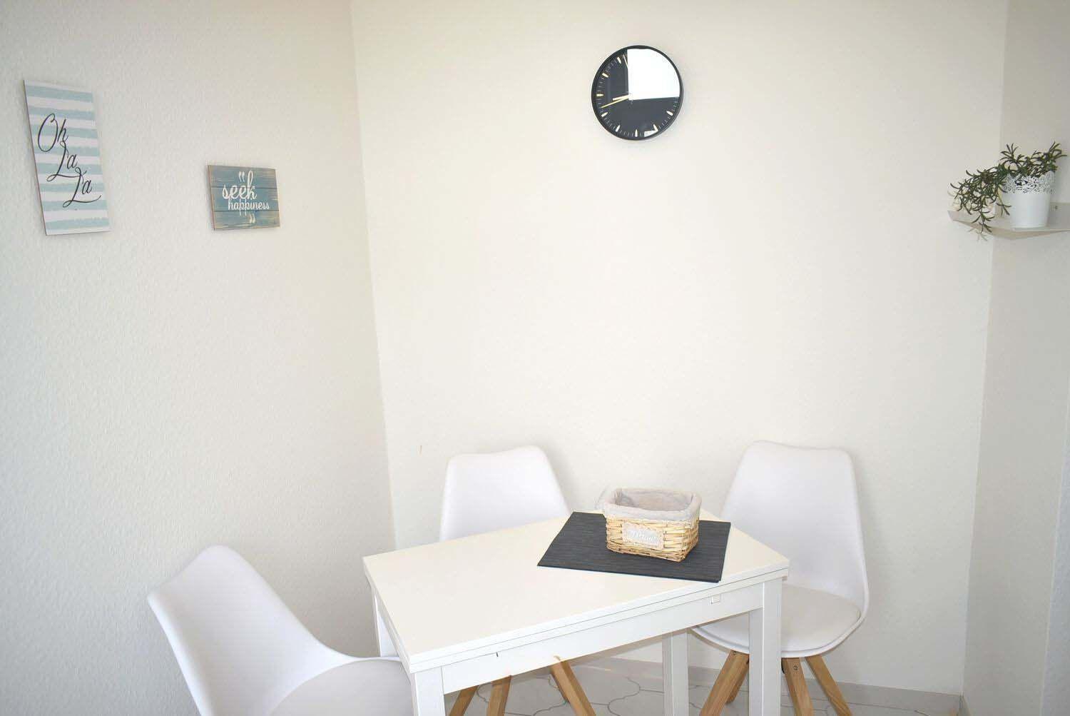 One-Bedroom Apartment with Sea View photo 2