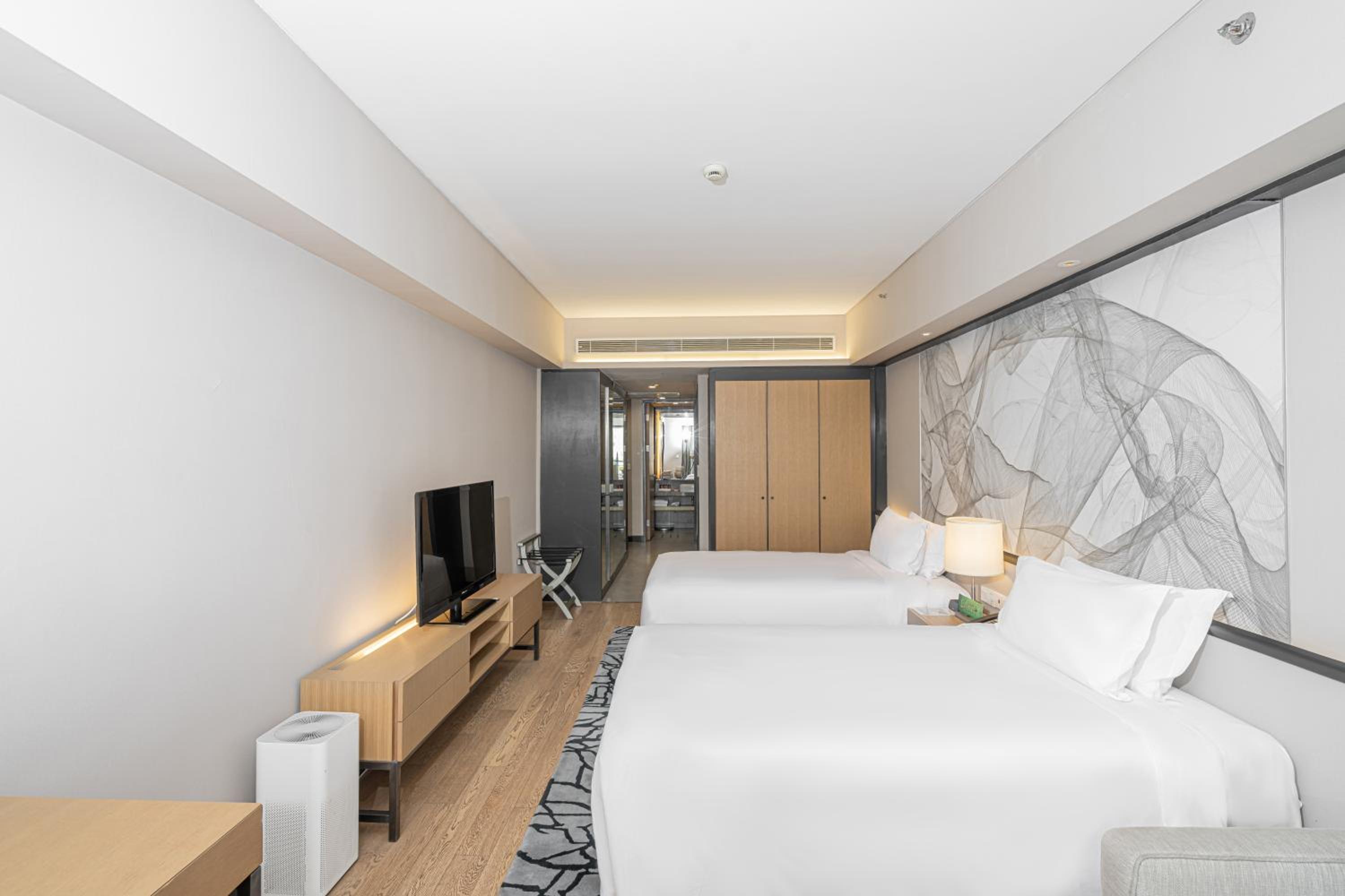 Executive Studio with Twin Beds - Photo 4