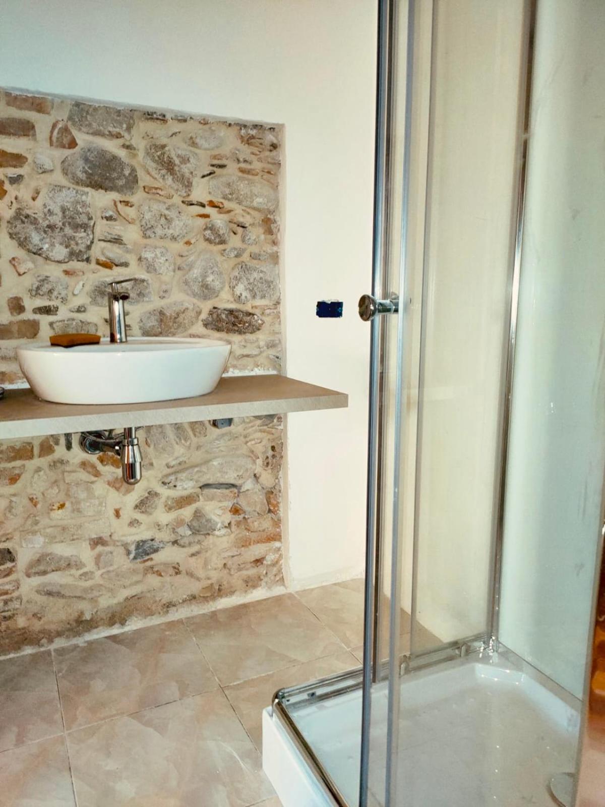 Quadruple Room with Private Bathroom photo 2