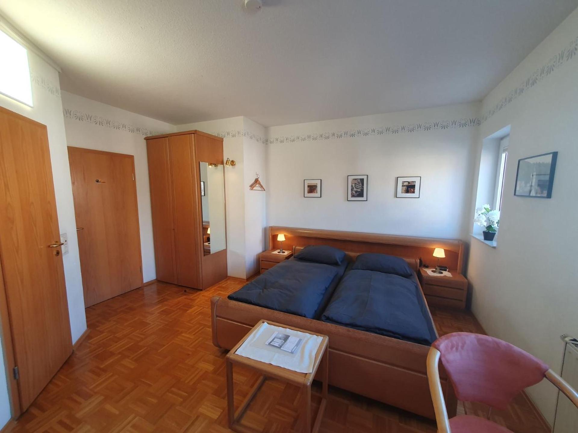 One-Bedroom Apartment photo 2