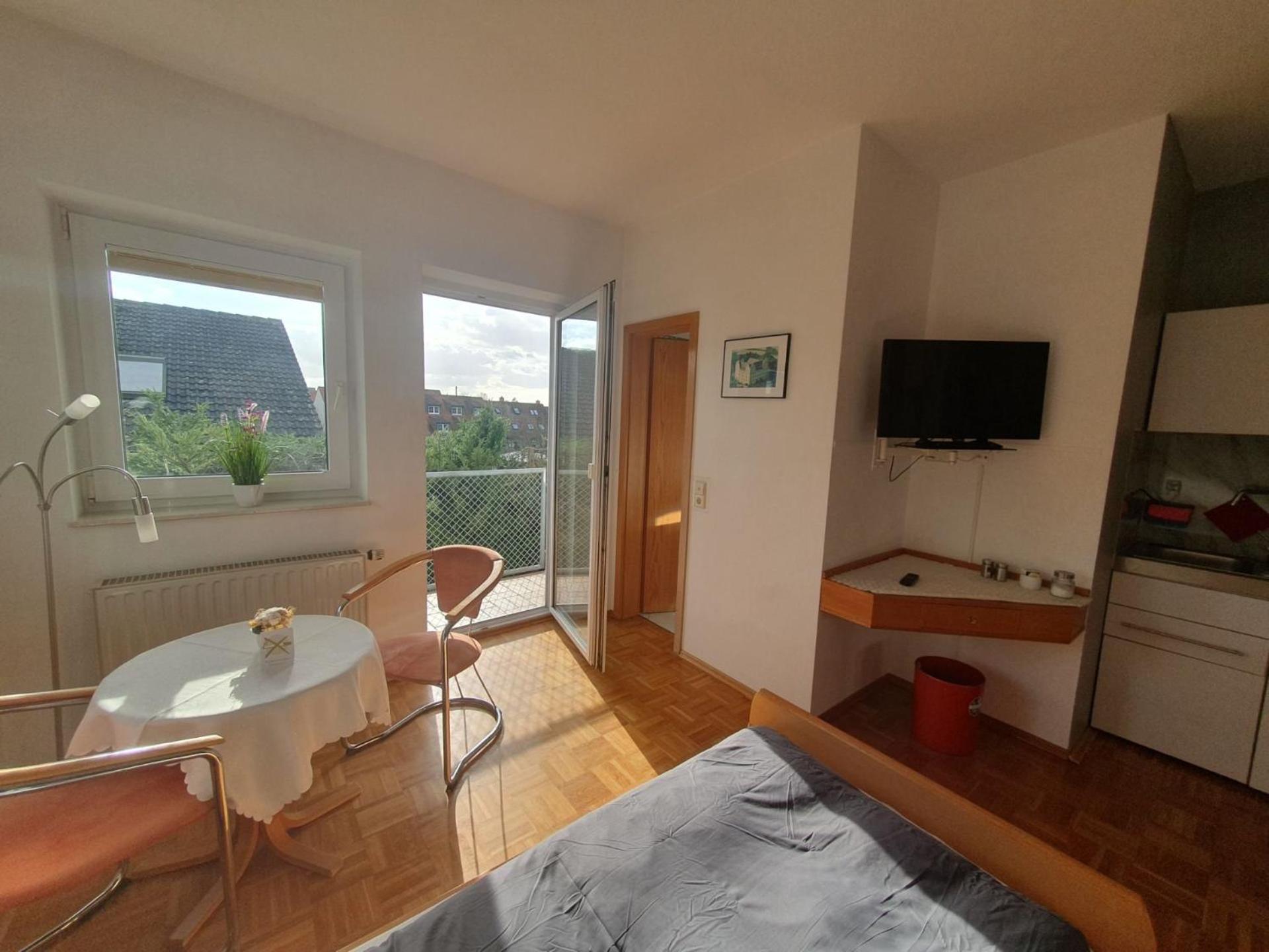 Apartment with Balcony photo 2