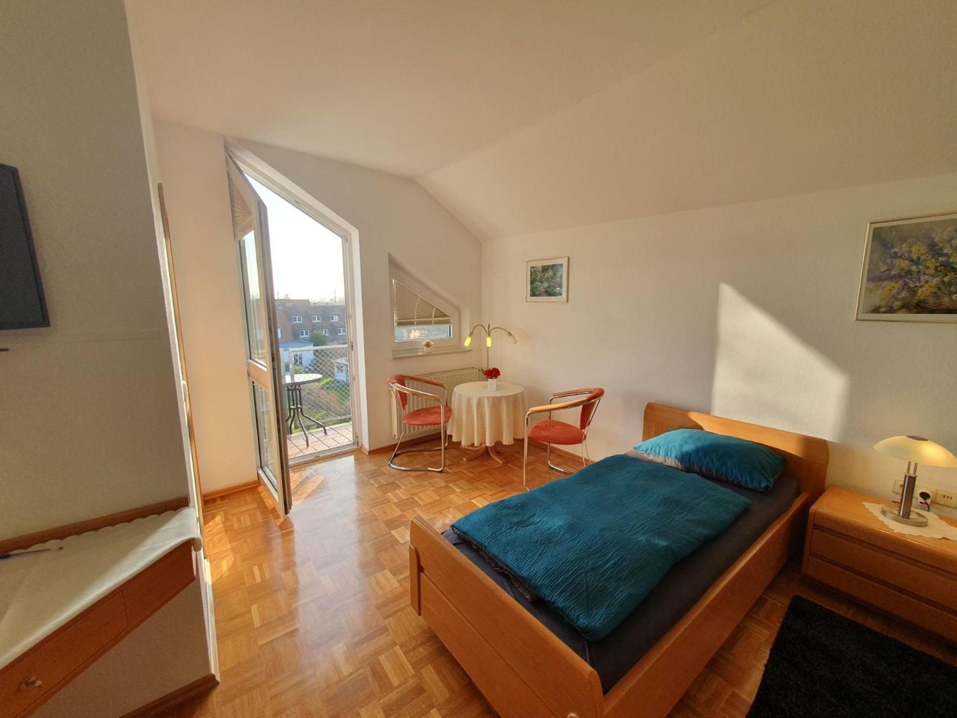 Apartment with Balcony photo 3