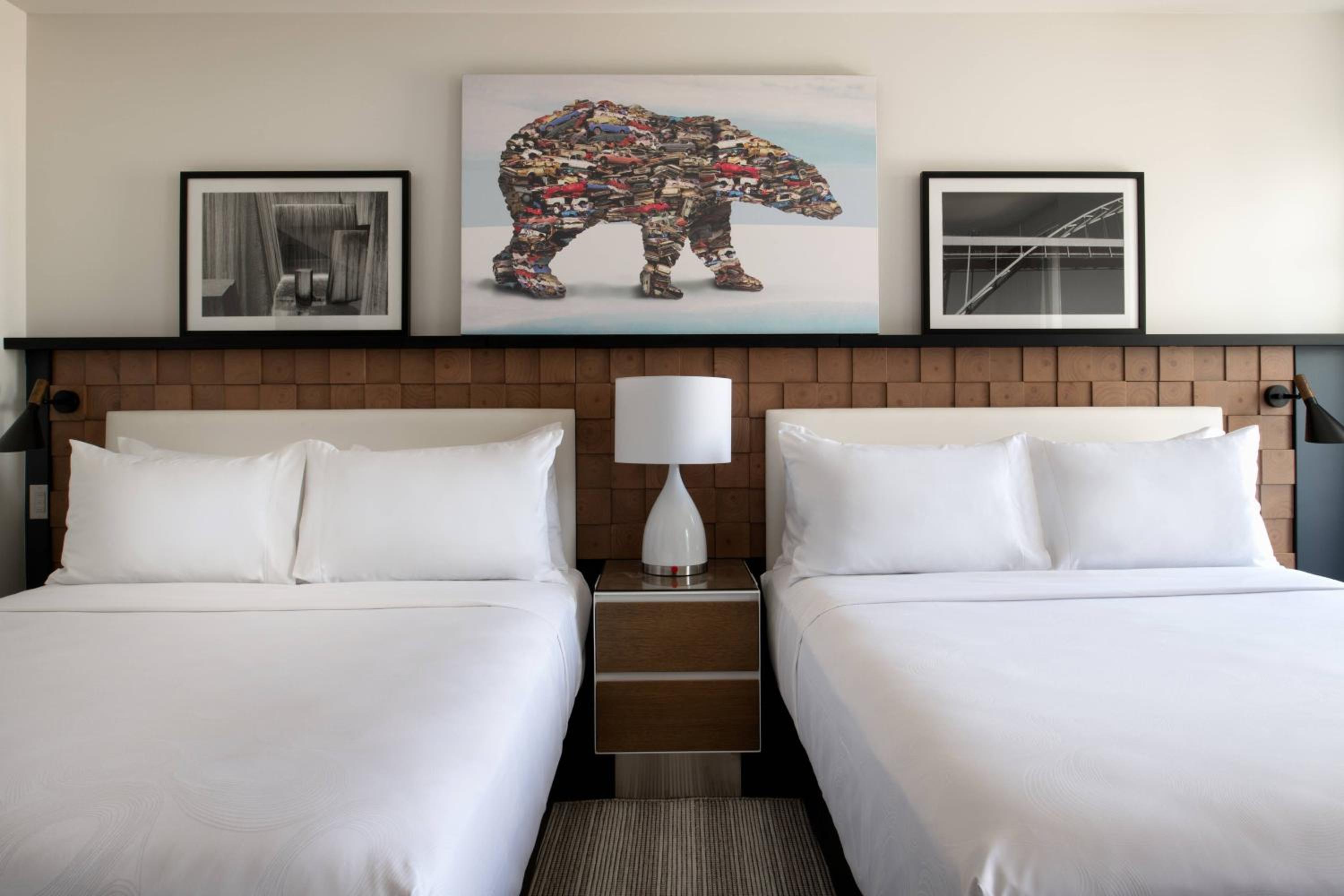 Queen Room with Two Queen Beds - Photo 5
