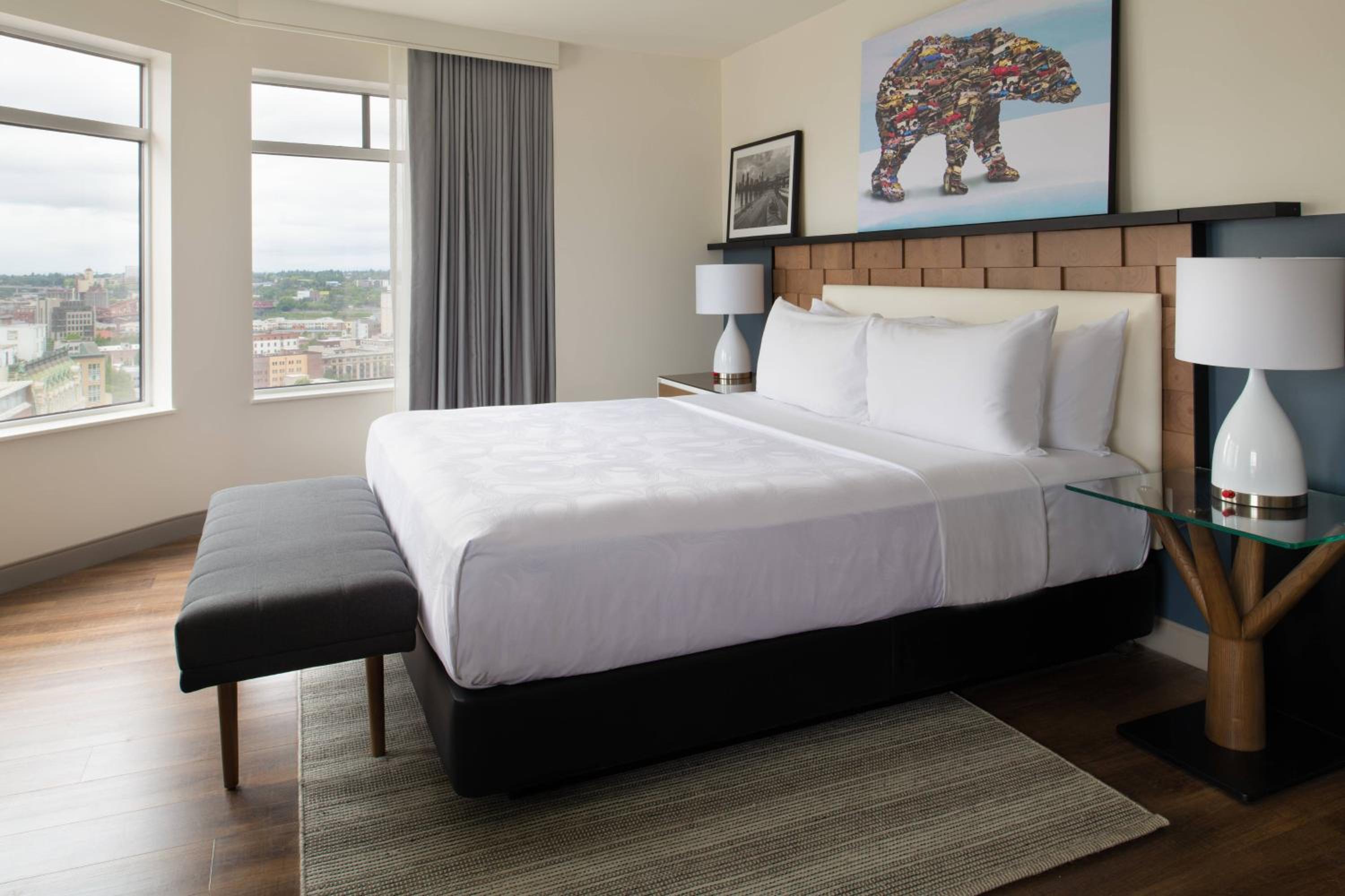 Corner King Room - Photo 1