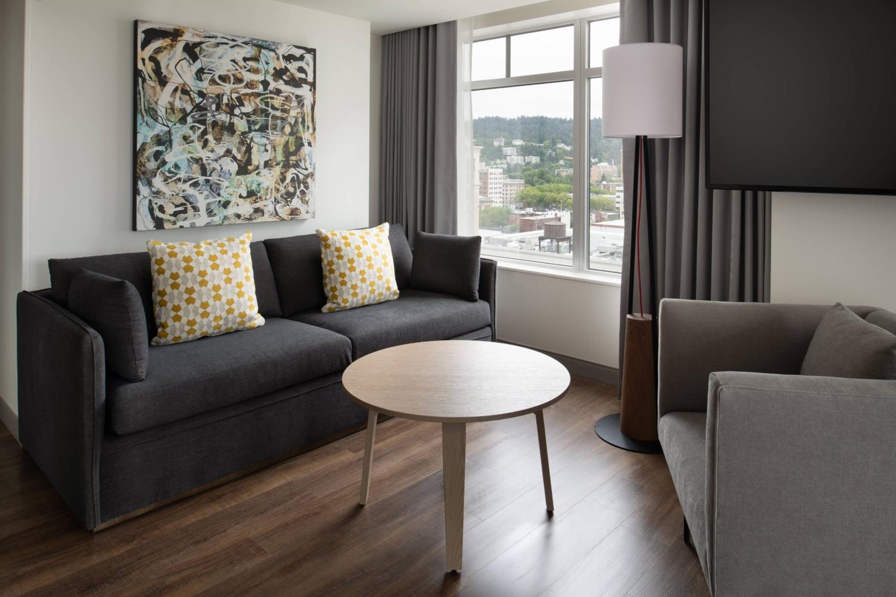 Corner King Room - Photo 6