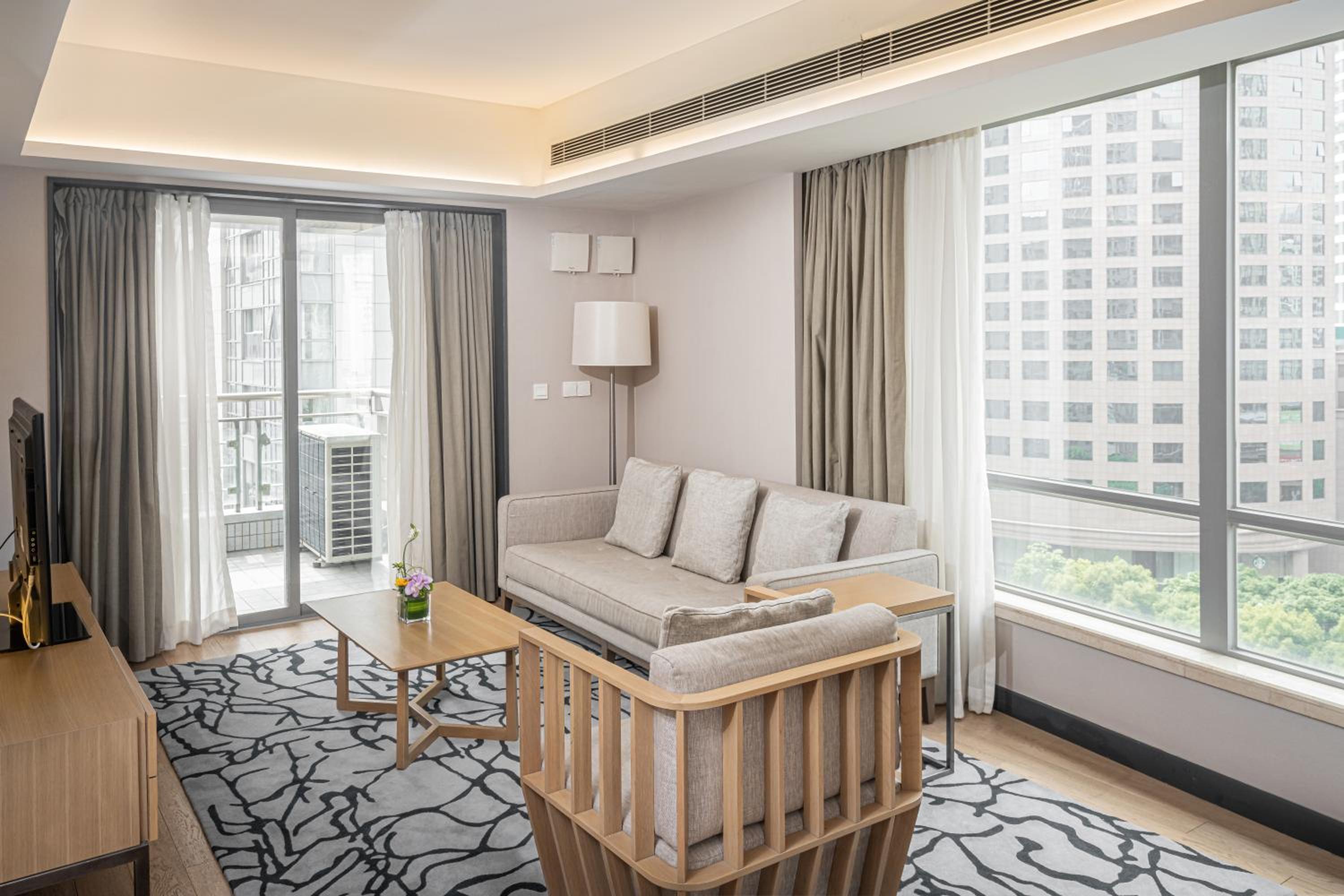 Two Bedroom Deluxe Suite thumbnail 5