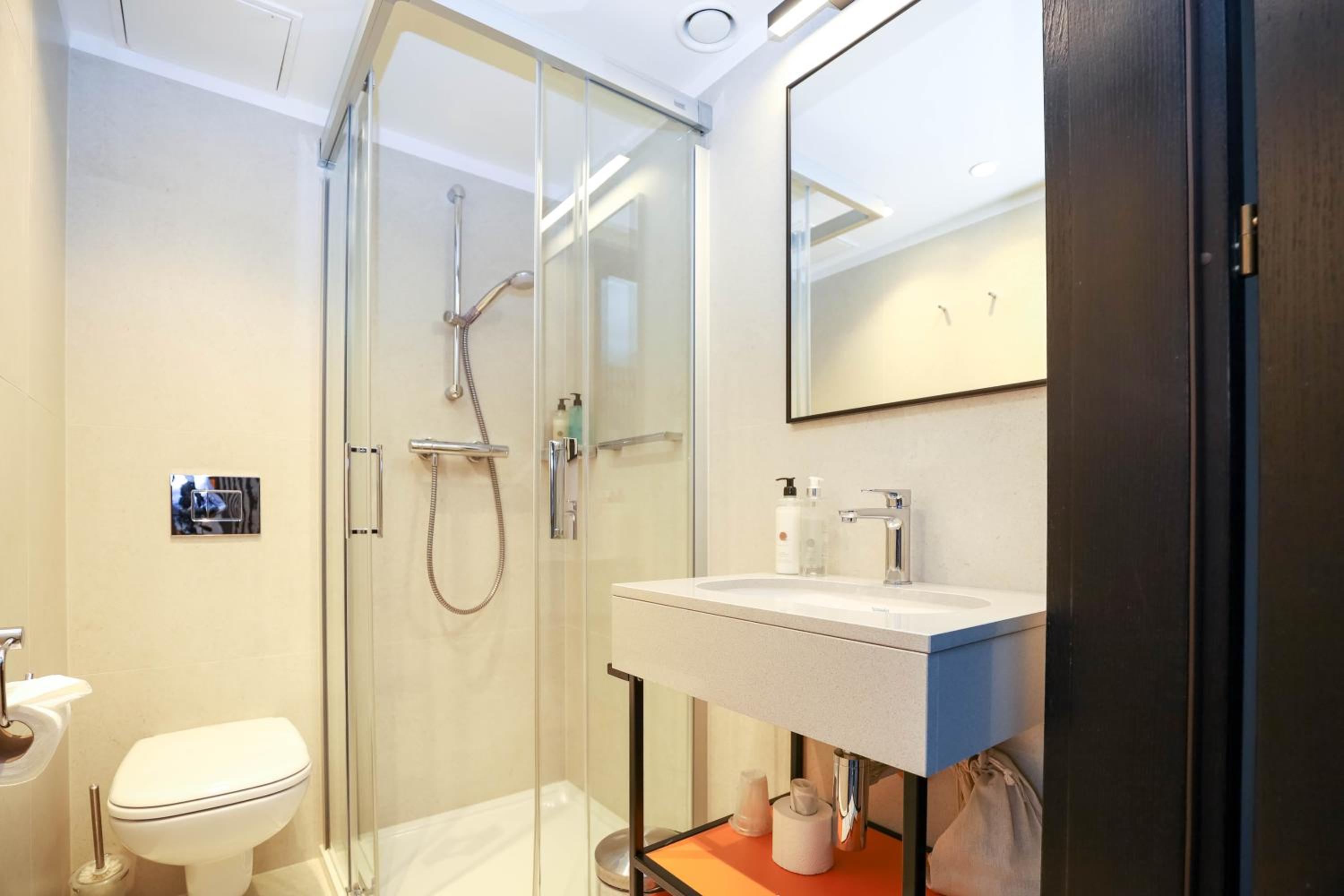 Business Double Room with Gym Access - Photo 16