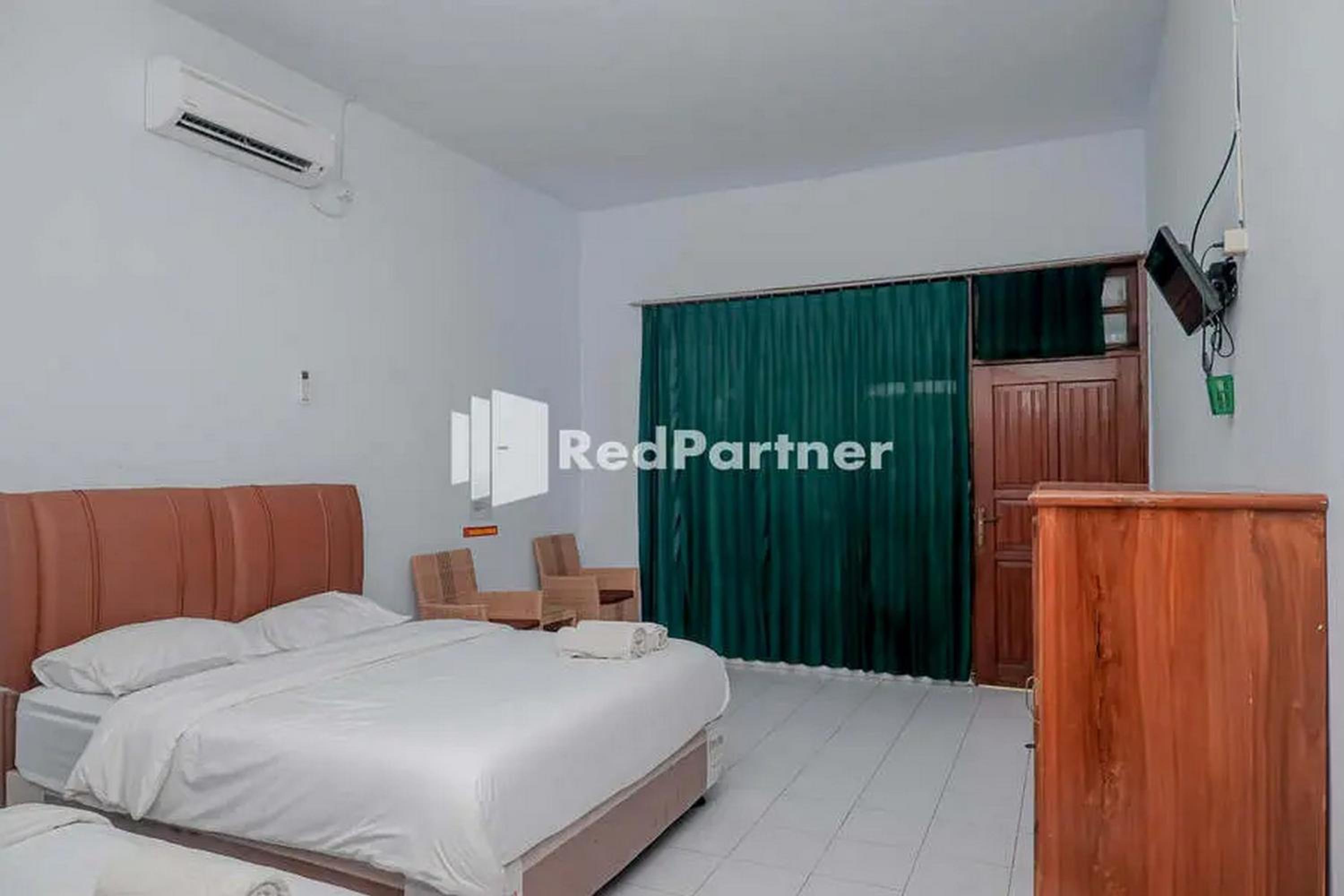 Family Room - Photo 7