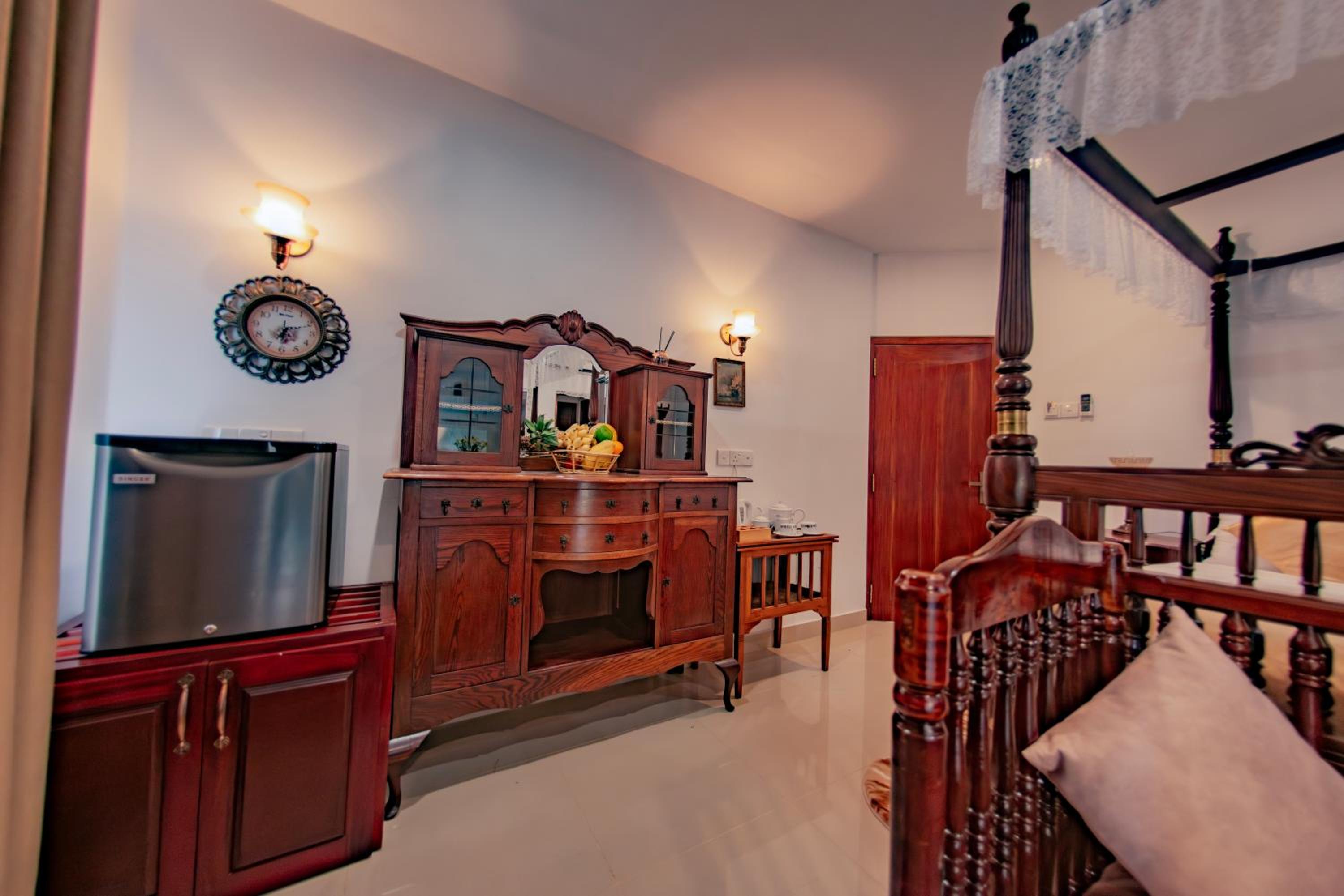 Family Room photo 3