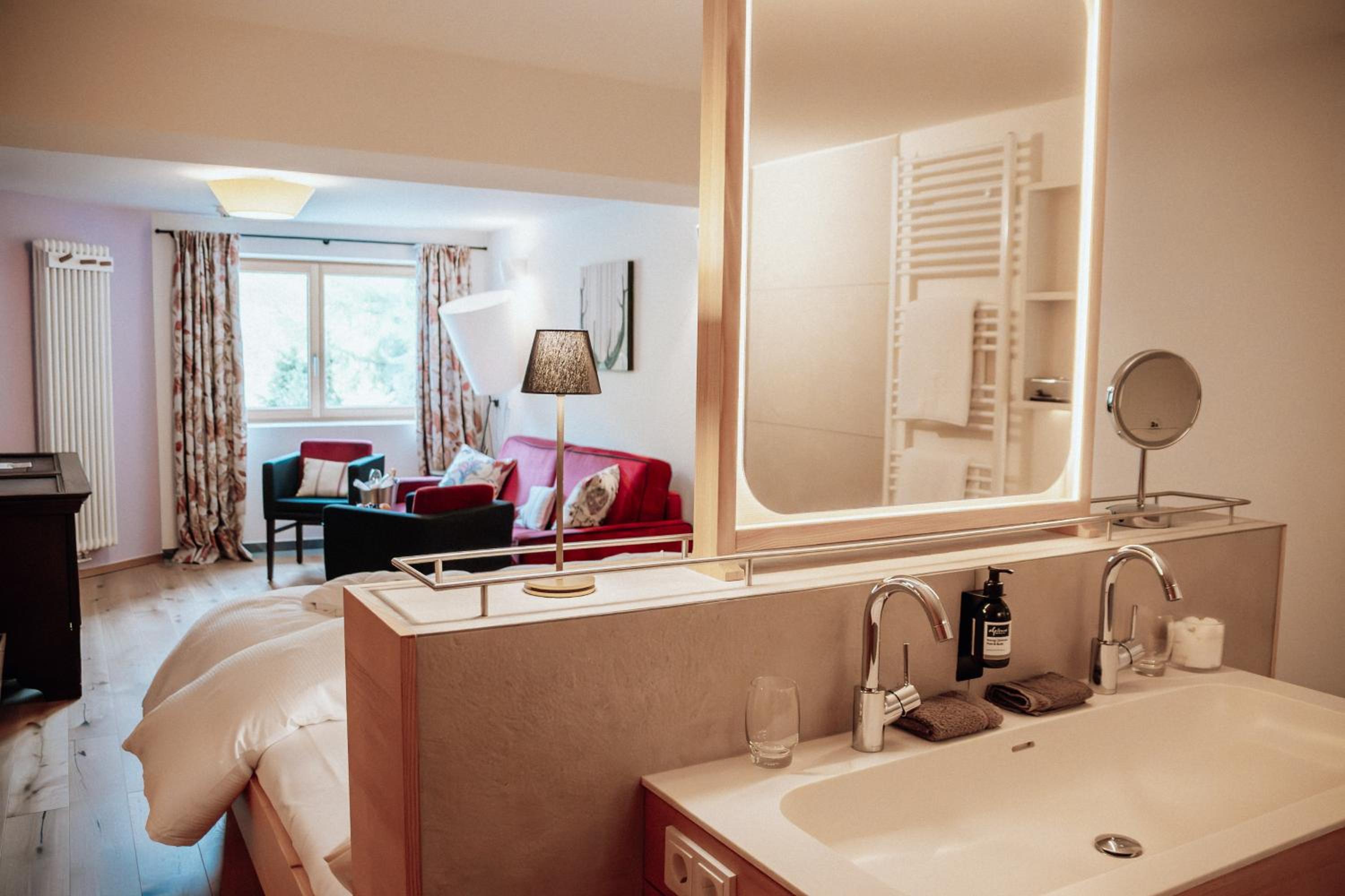Superior Suite - Photo 3